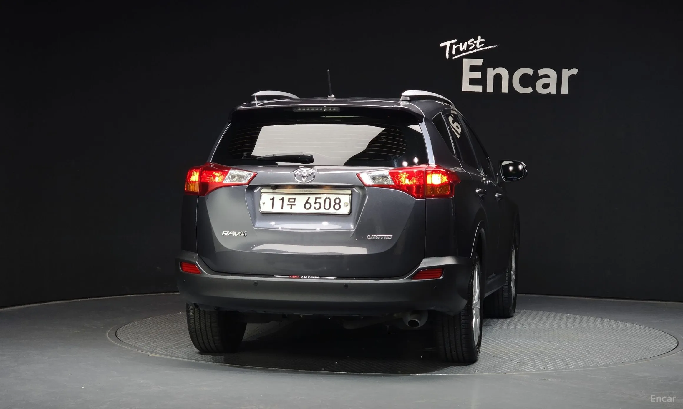 Toyota RAV4 превью 4