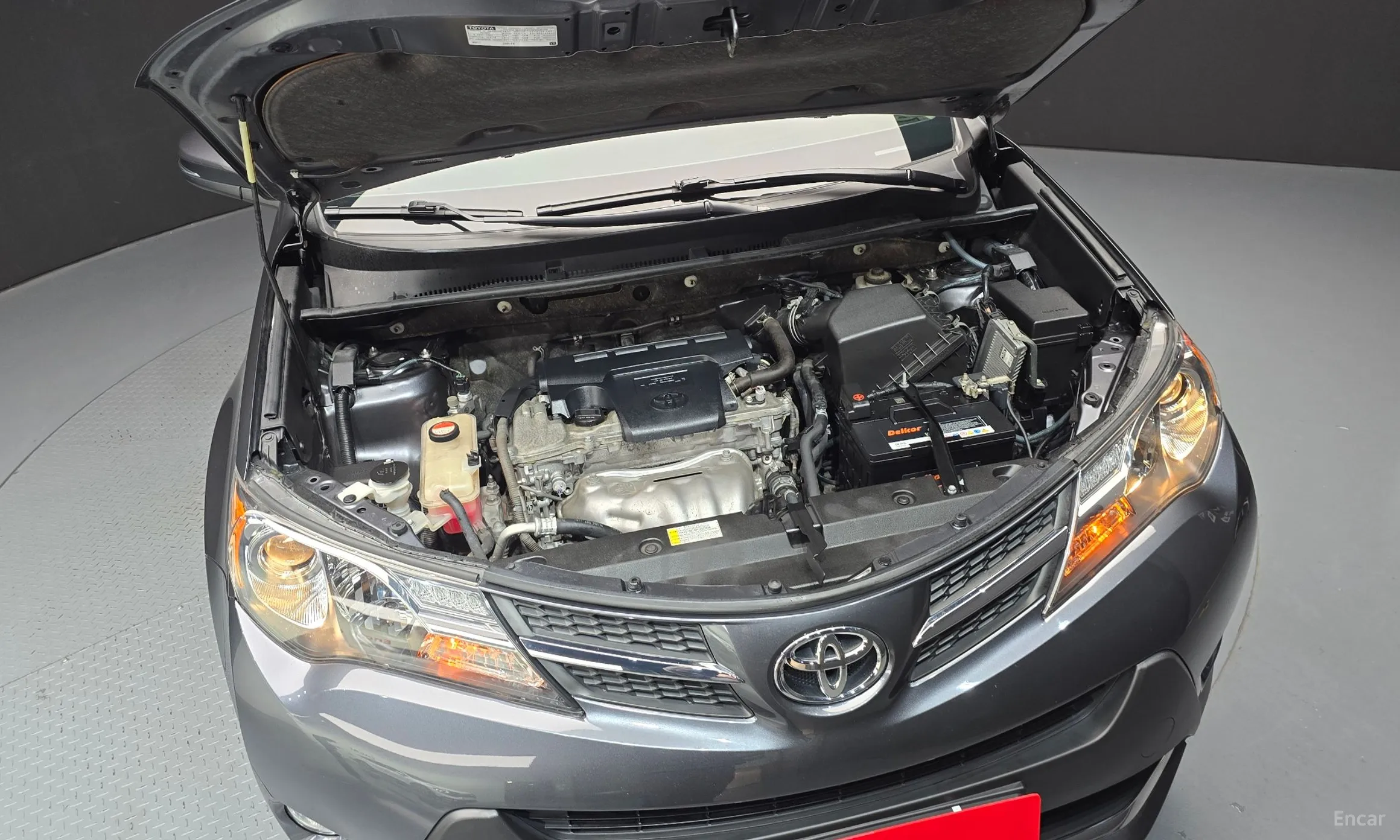 Toyota RAV4 превью 6