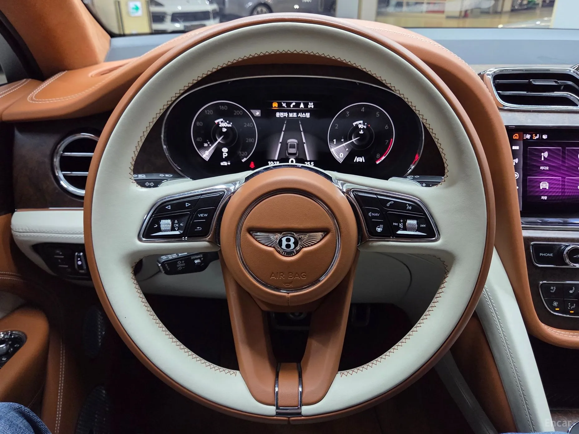Bentley Bentayga превью 18