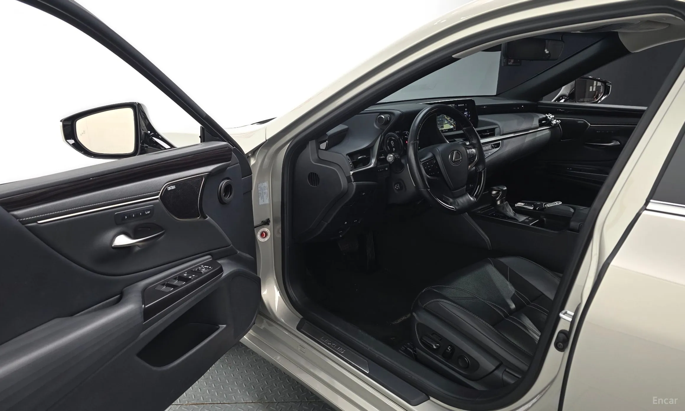 Lexus ES300h 7th Generation превью 10