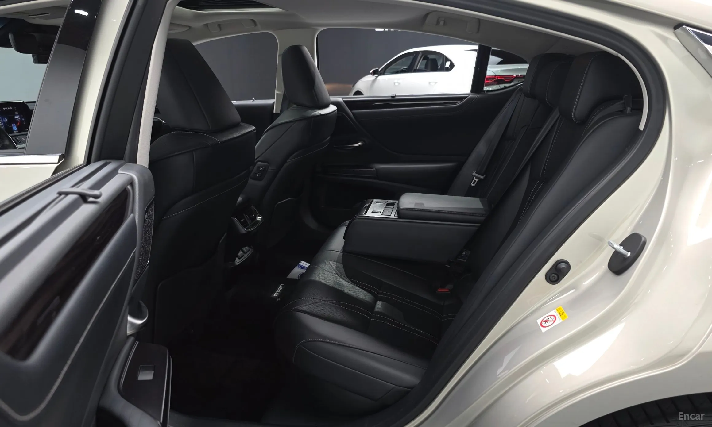 Lexus ES300h 7th Generation превью 11