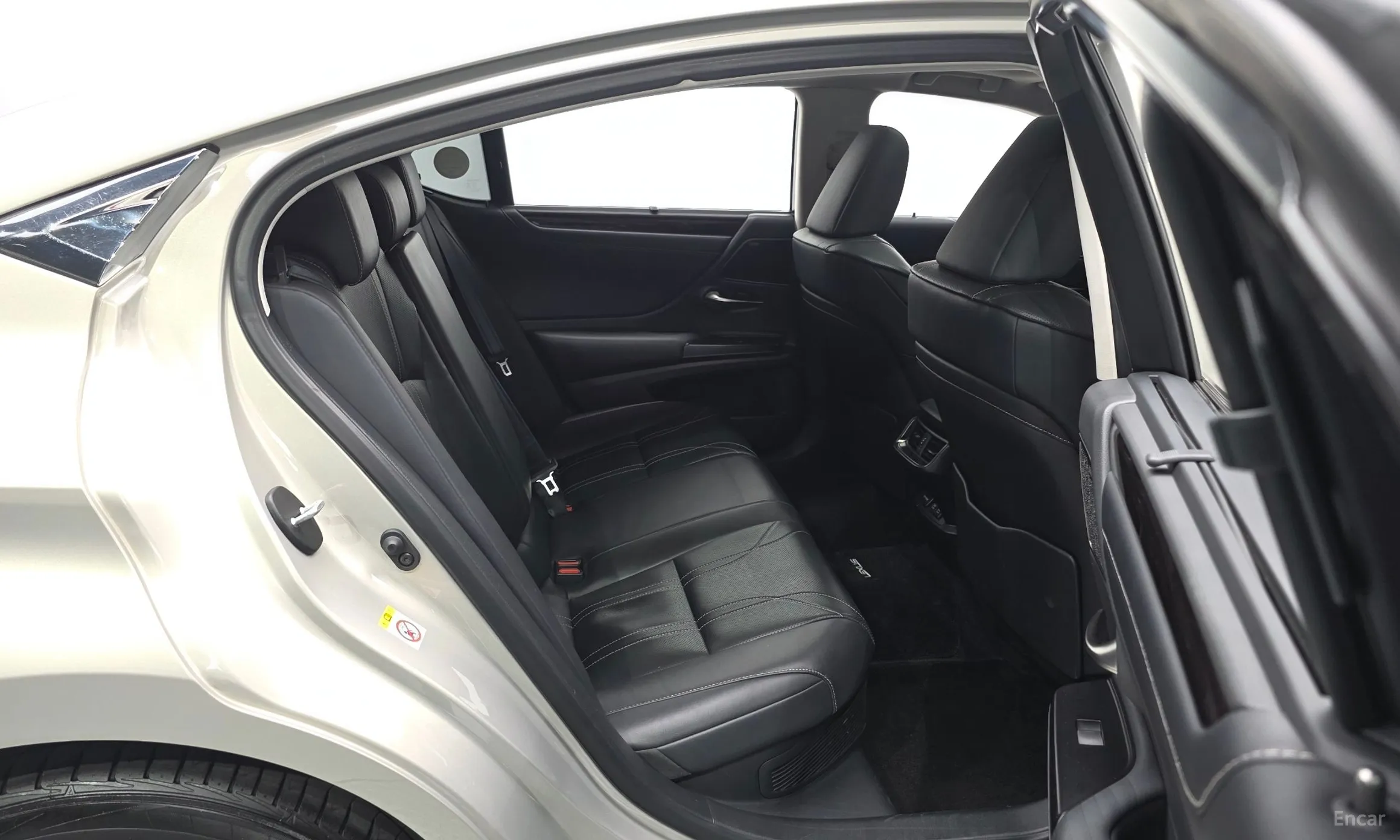 Lexus ES300h 7th Generation превью 12