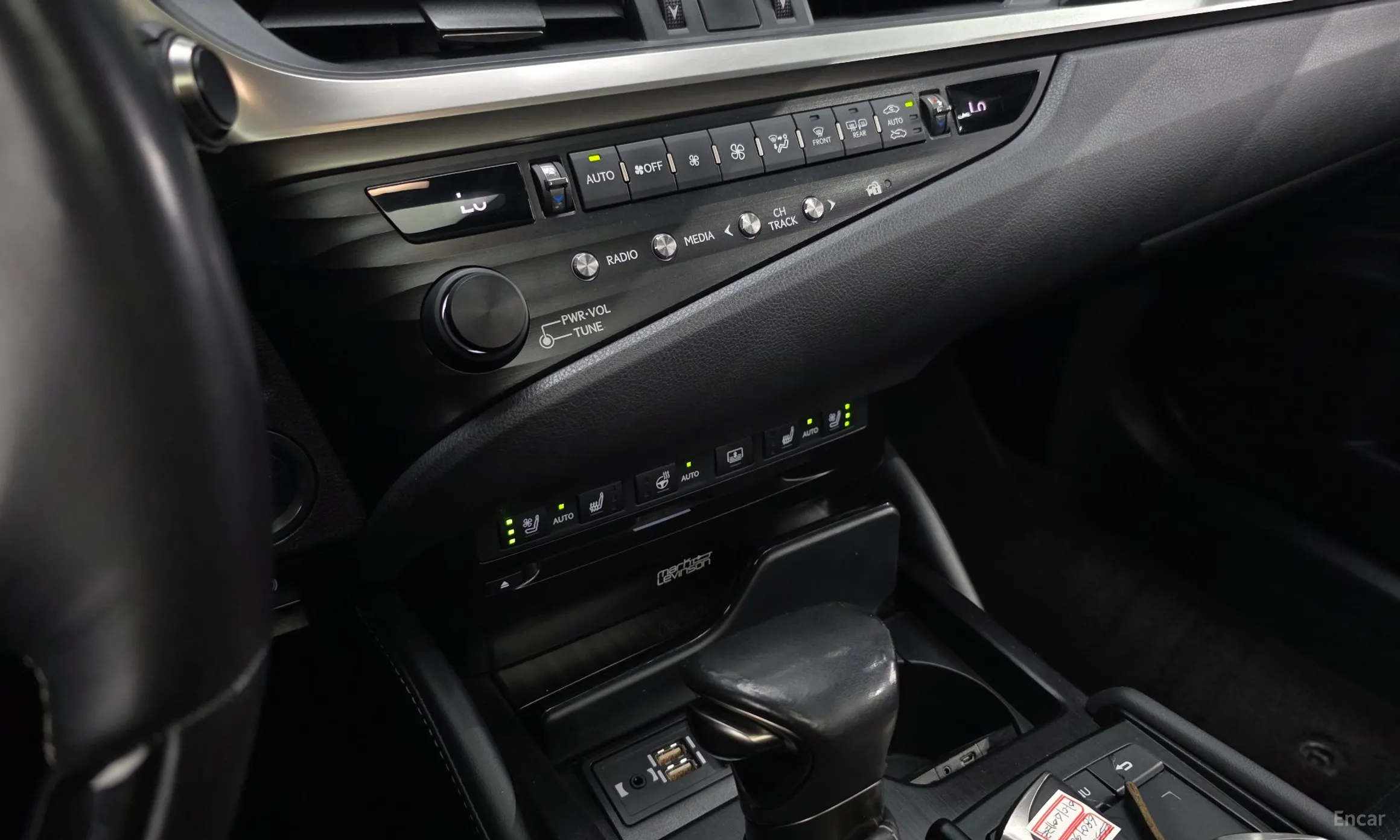 Lexus ES300h 7th Generation превью 17