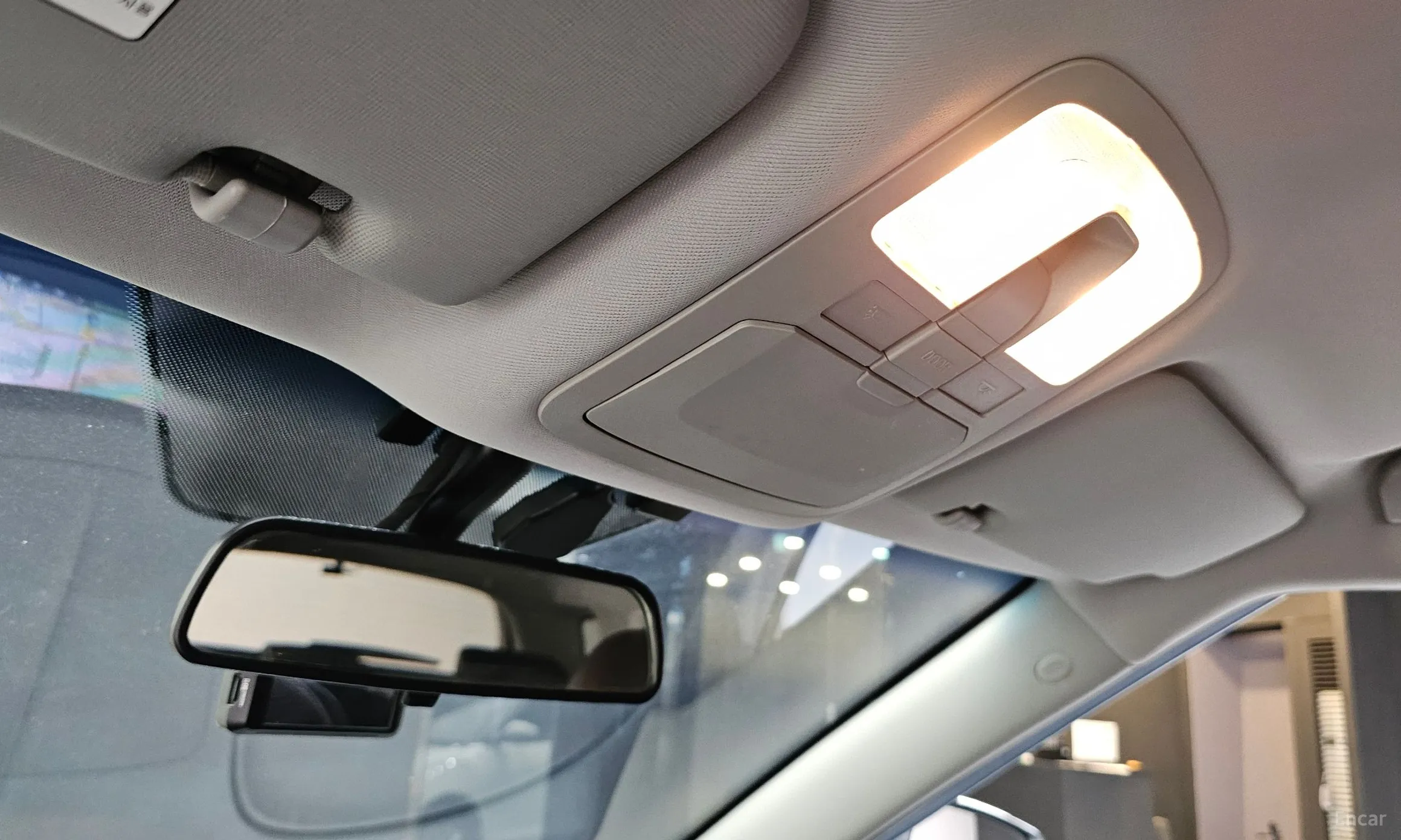 KG Mobility (SsangYong) Tivoli Air превью 16