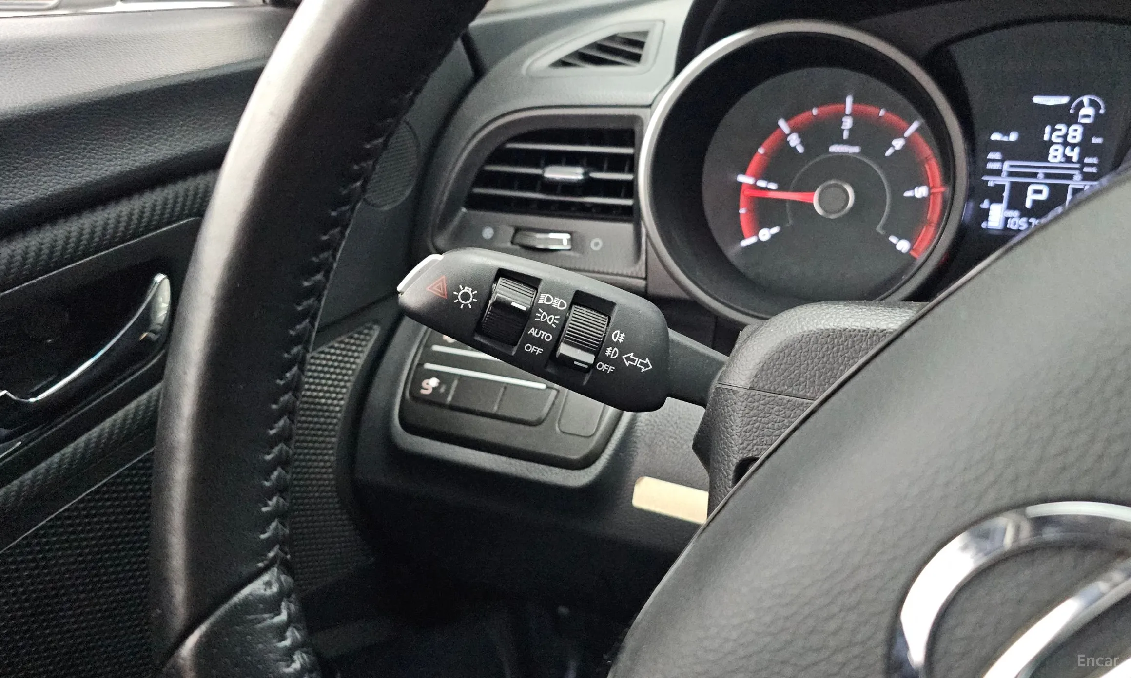 KG Mobility (SsangYong) Tivoli Air превью 17