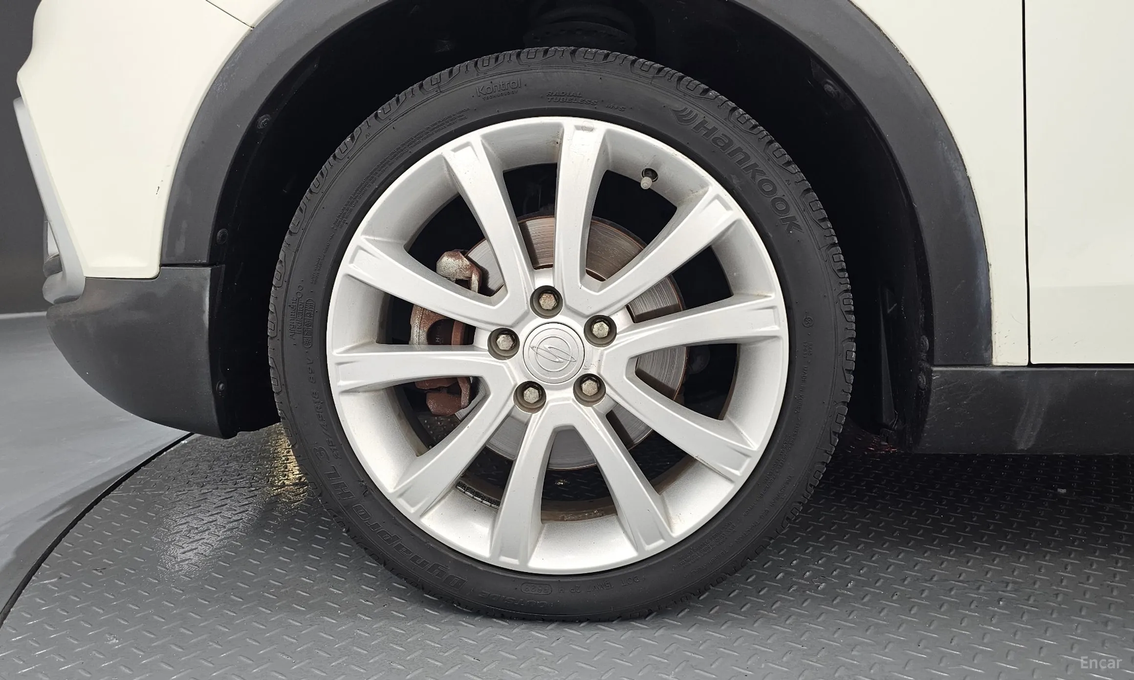 KG Mobility (SsangYong) Tivoli Air превью 5