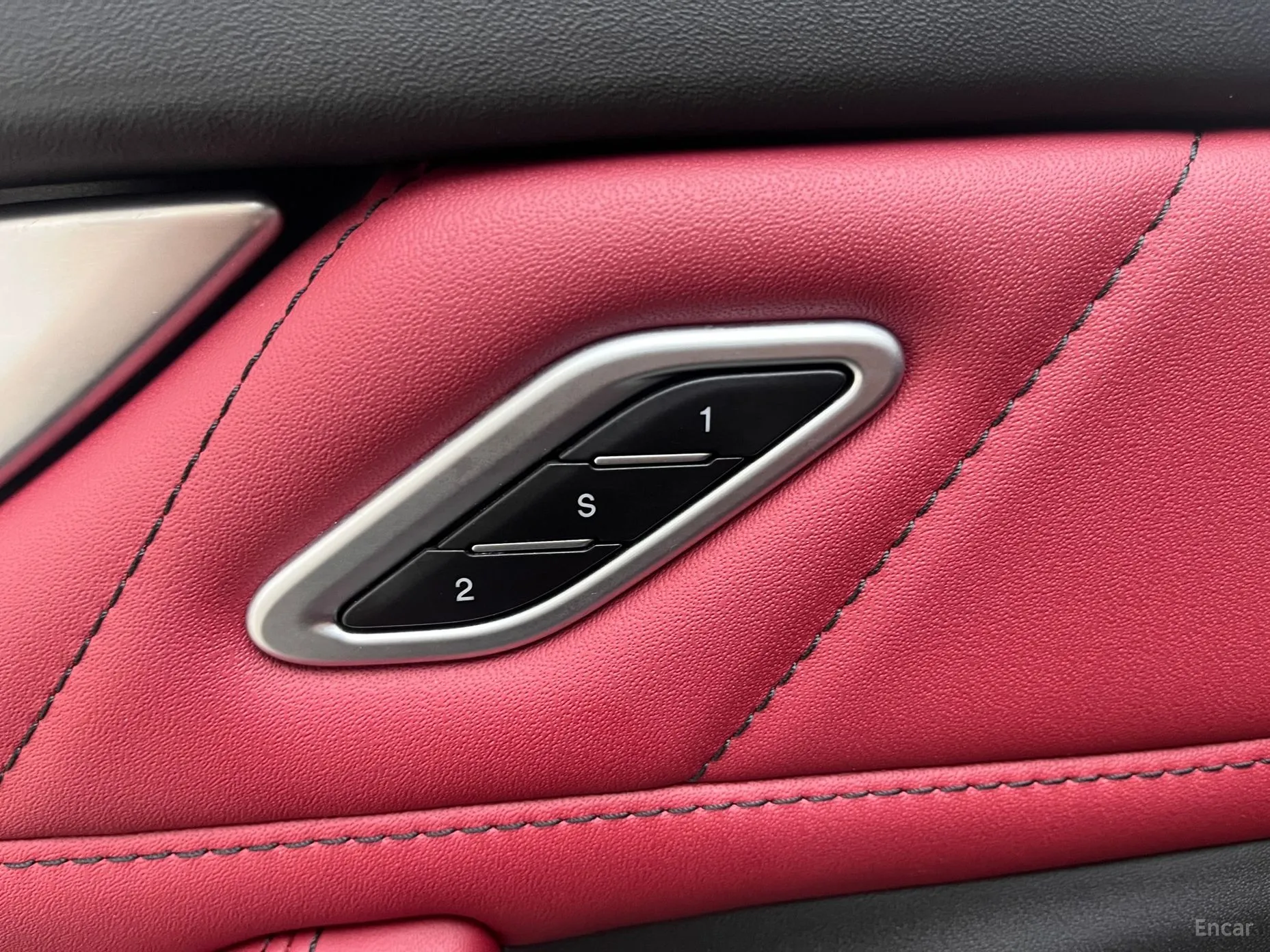 Maserati Levante превью 12