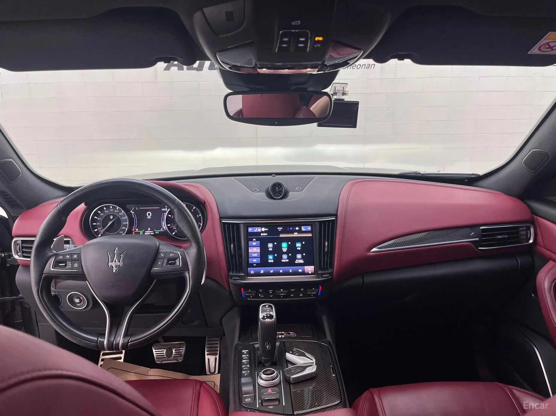 Maserati Levante превью 17
