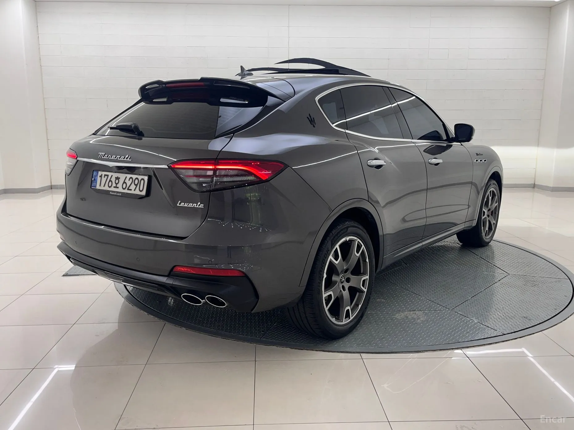 Maserati Levante превью 3