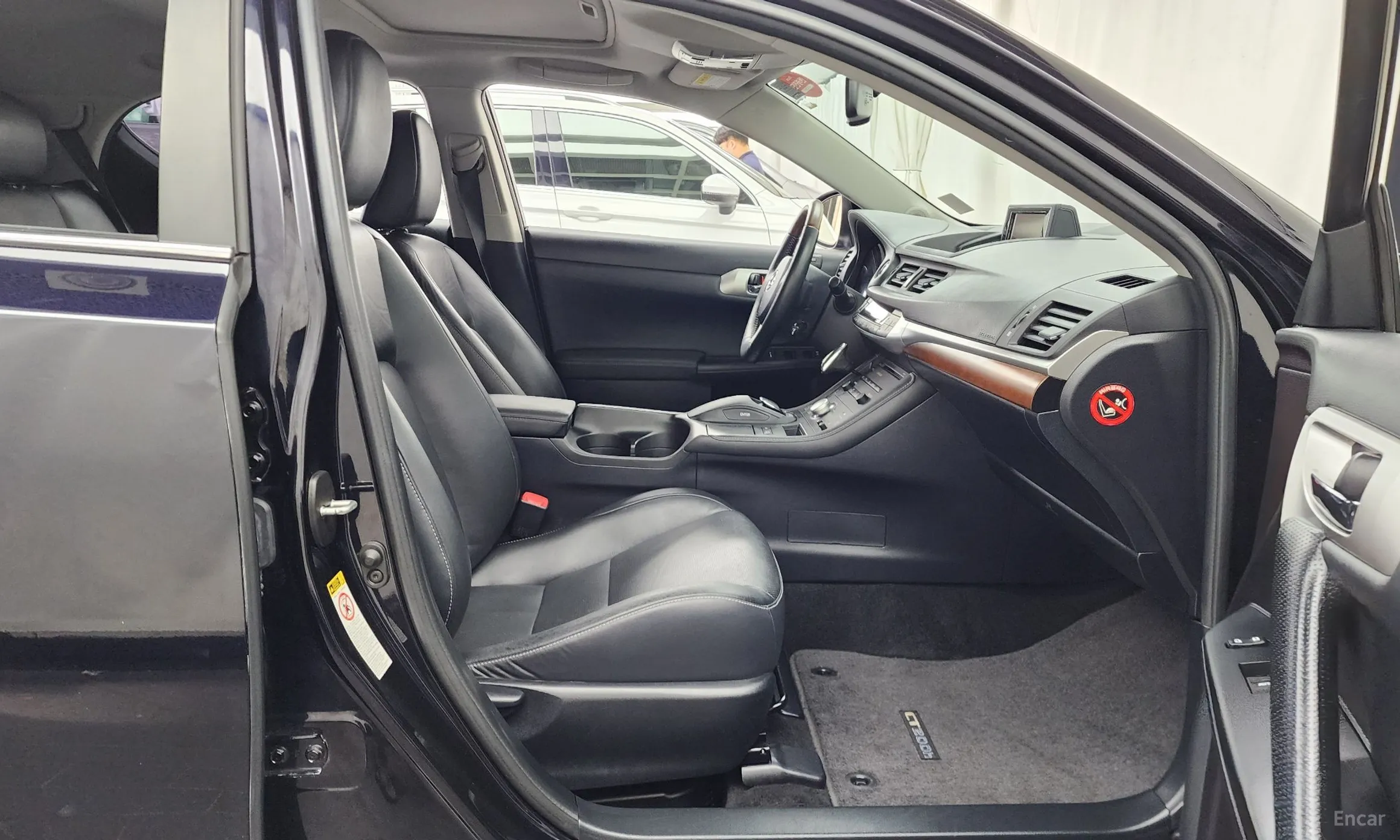 Lexus CT200h превью 11