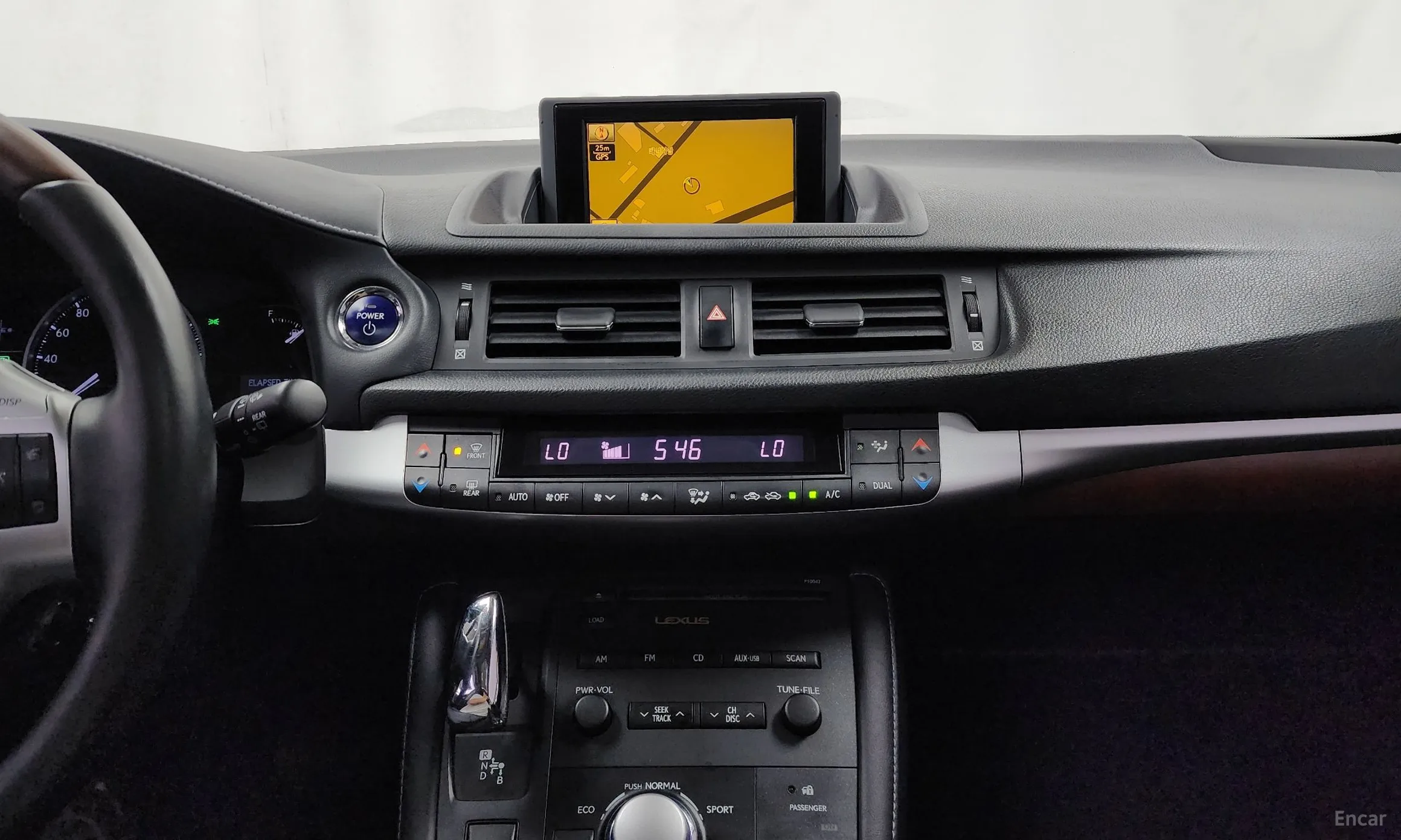 Lexus CT200h превью 14