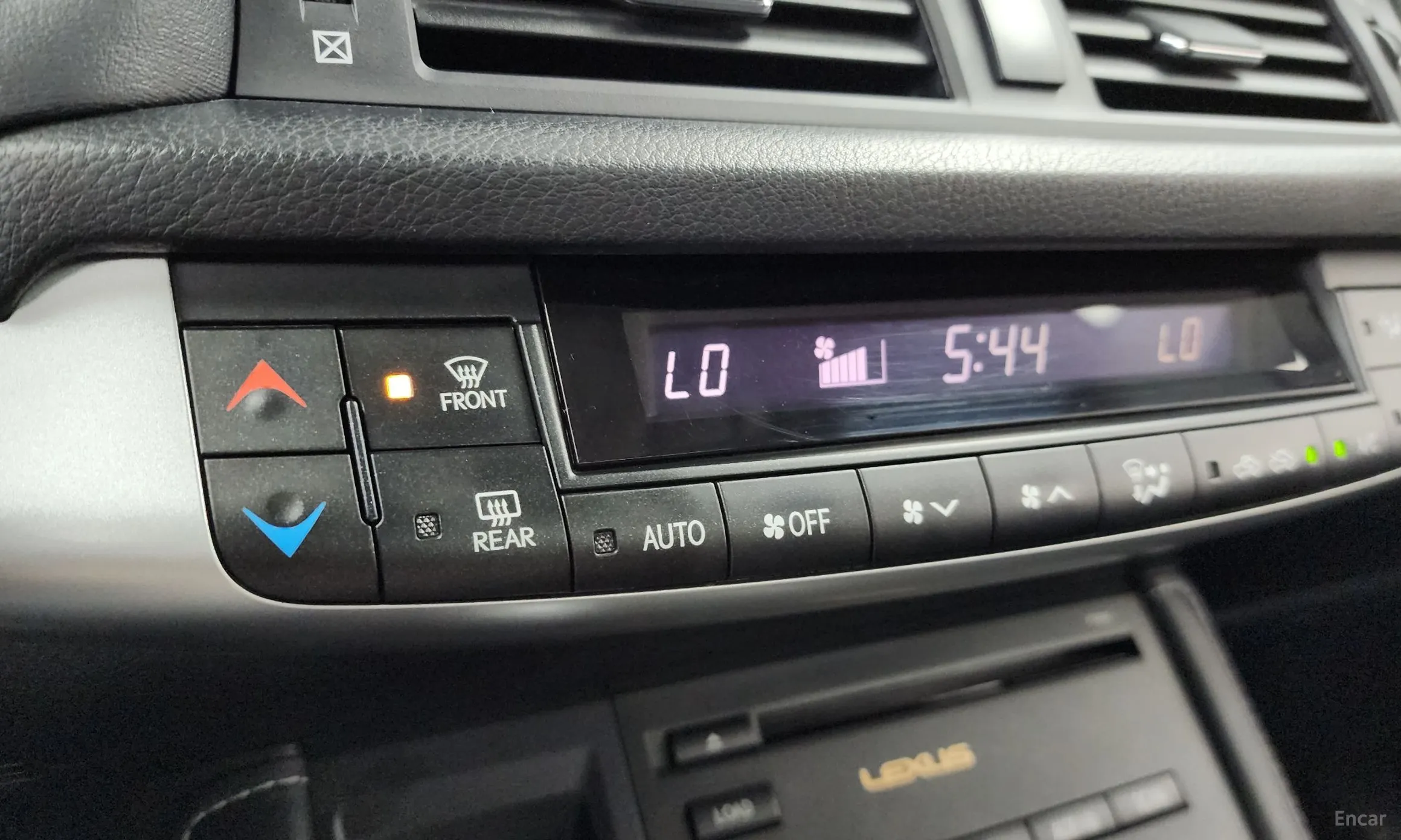 Lexus CT200h превью 20