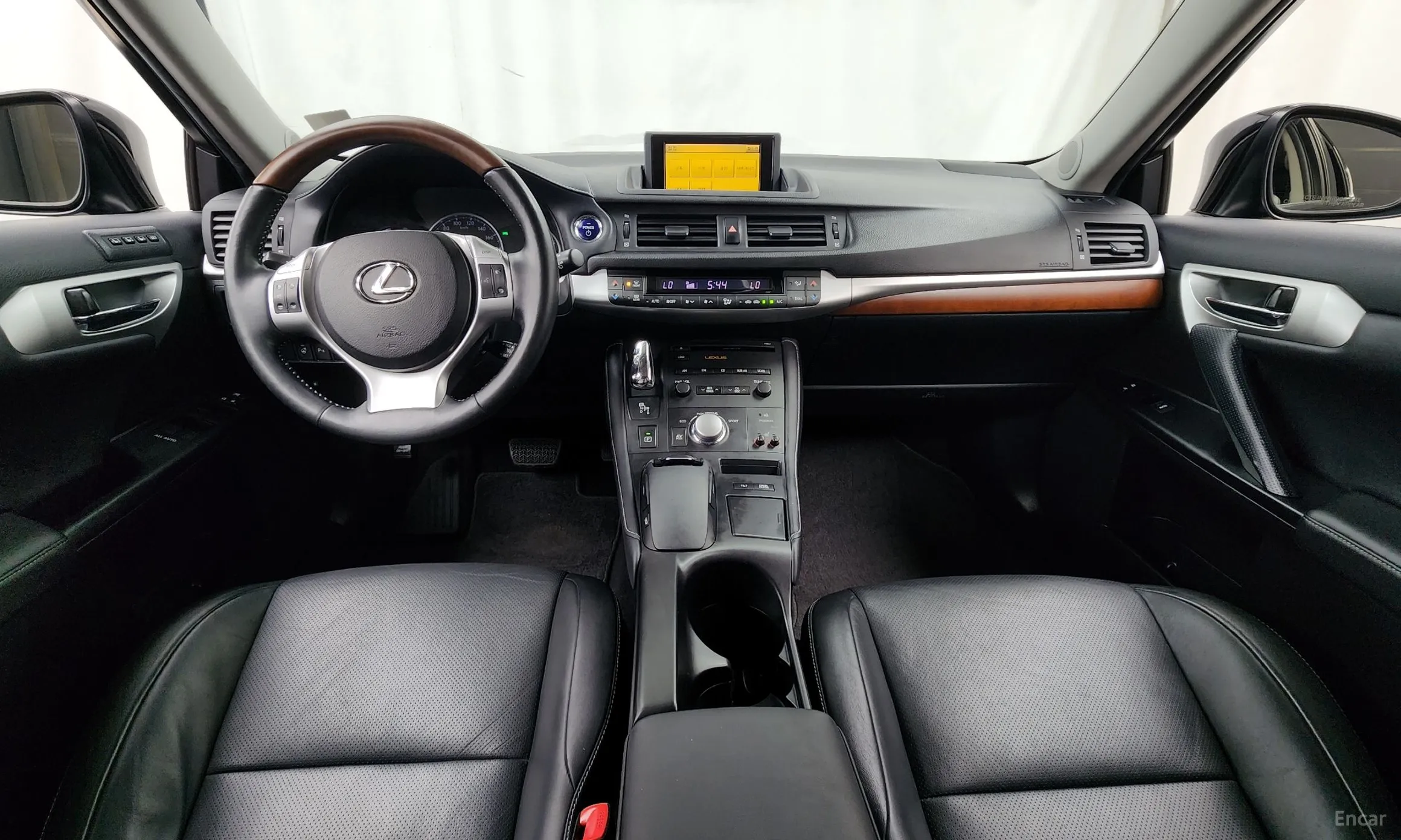 Lexus CT200h превью 7