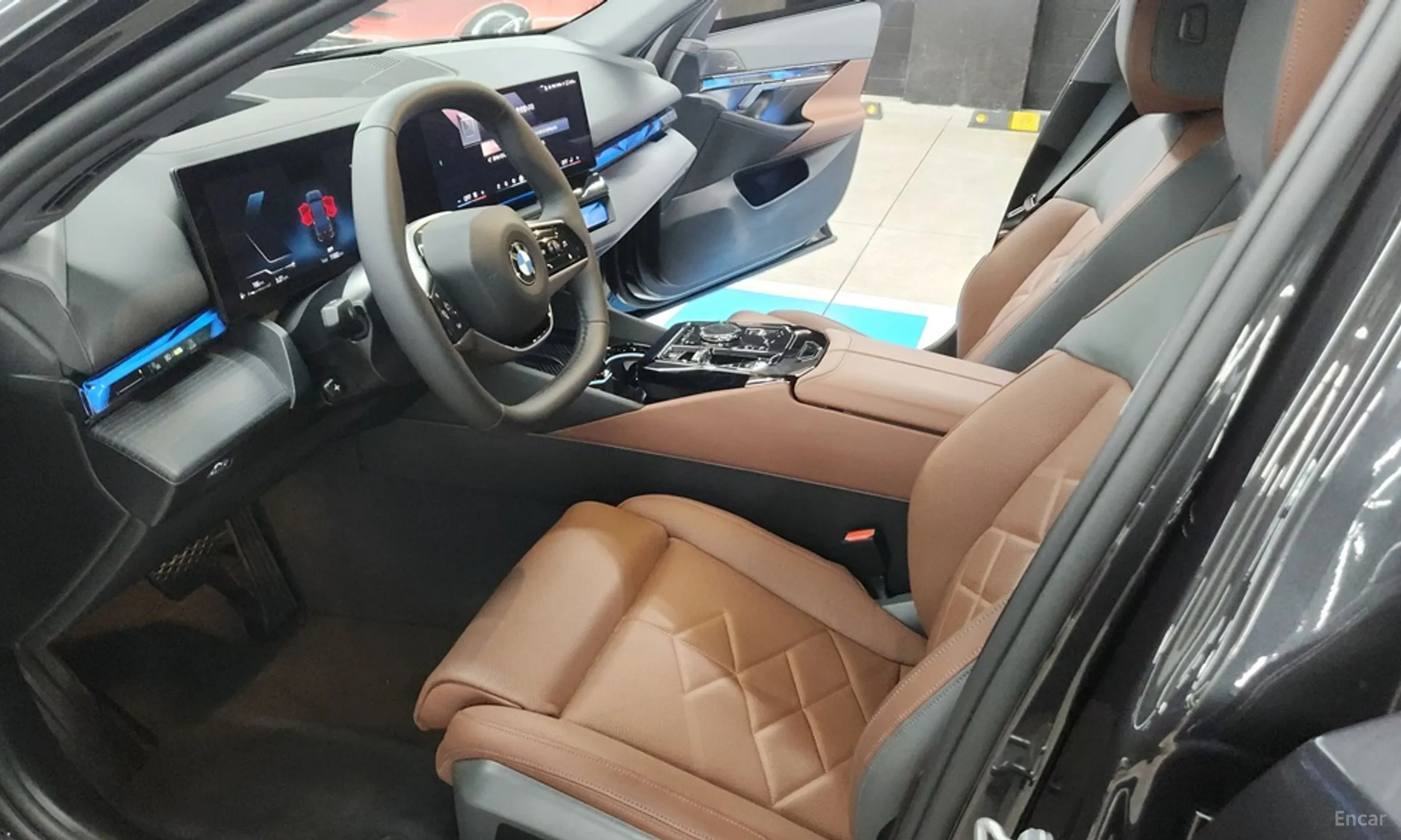 BMW 5 Series (G60) превью 10