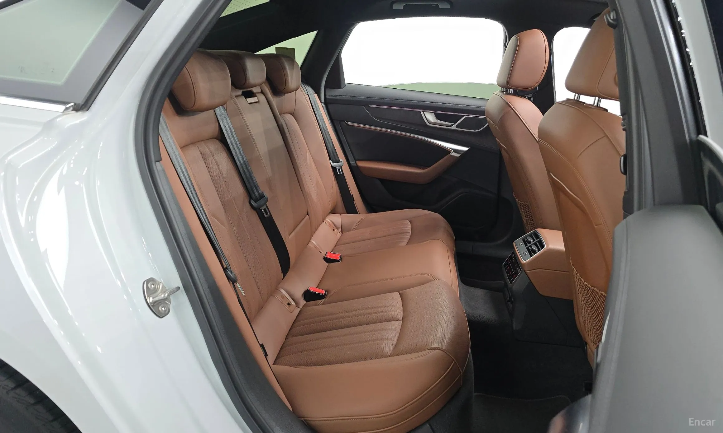 Audi A6 (C8) превью 11