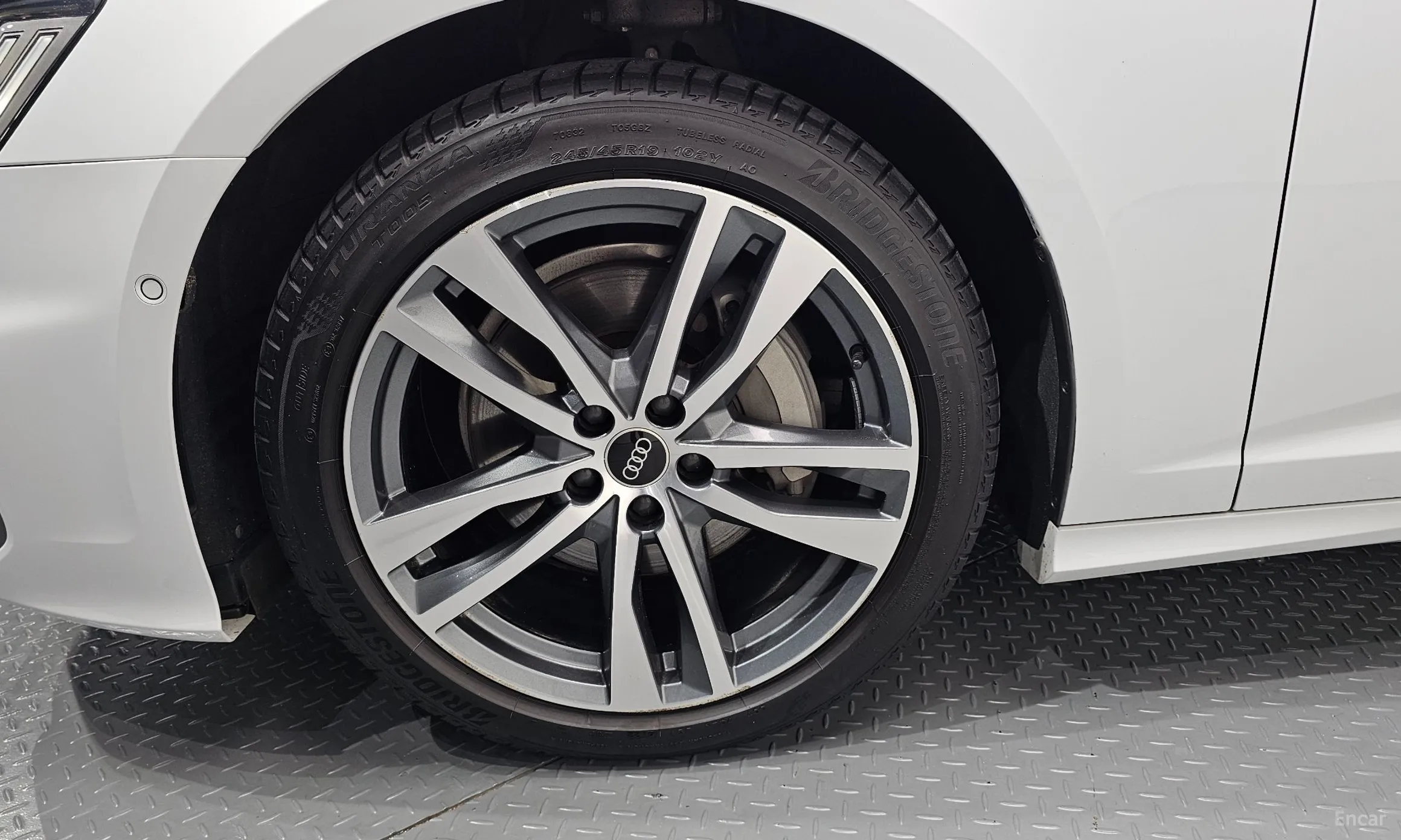 Audi A6 (C8) превью 5