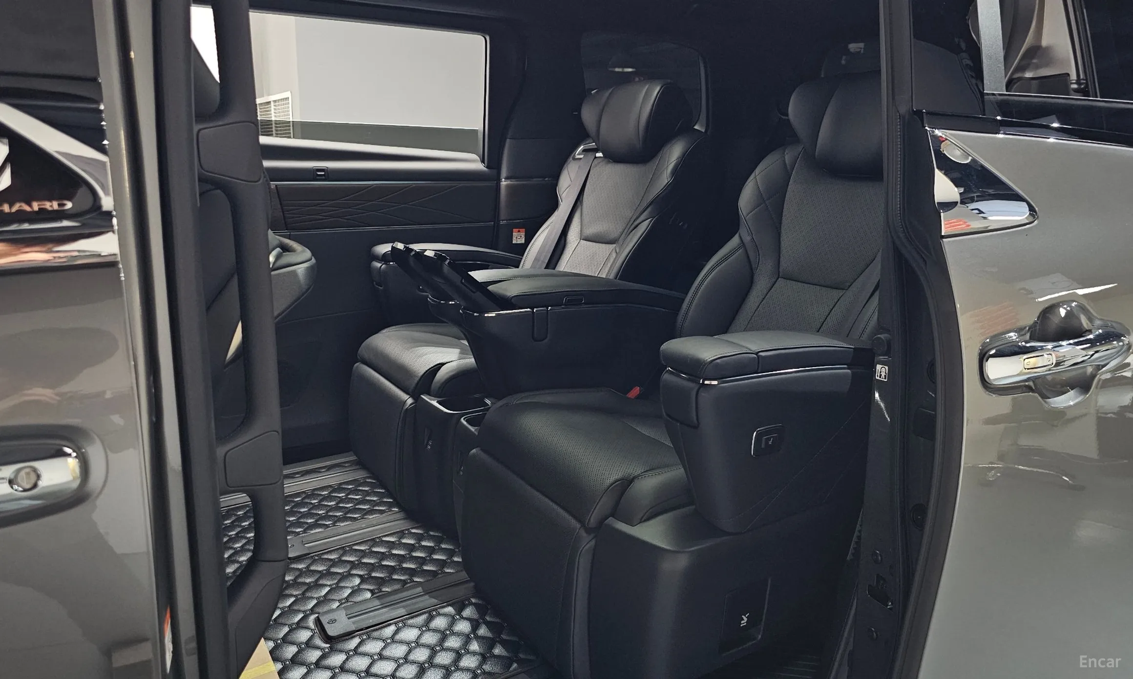 Toyota Alphard 4th Generation превью 12