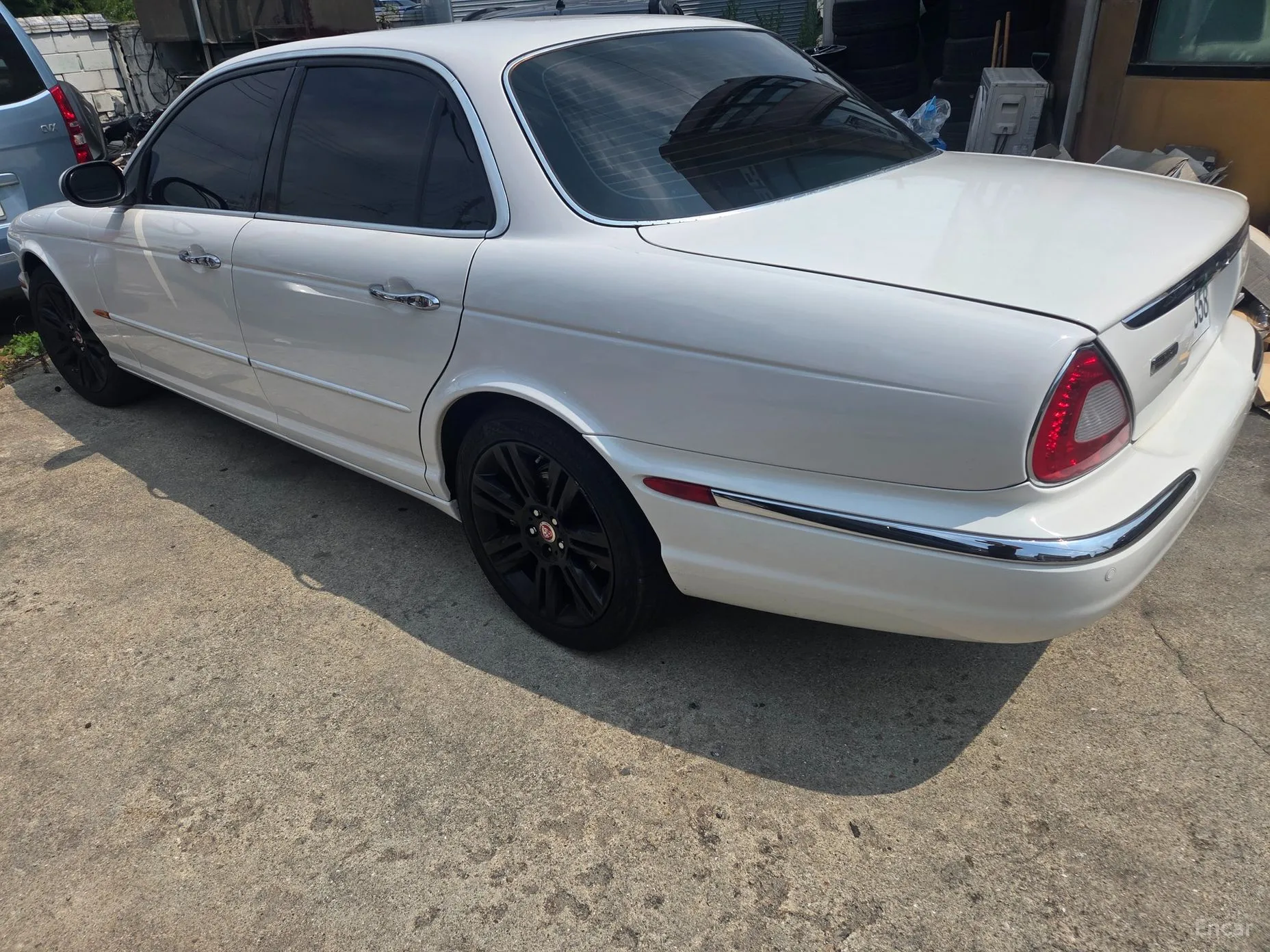 Jaguar XJ-8