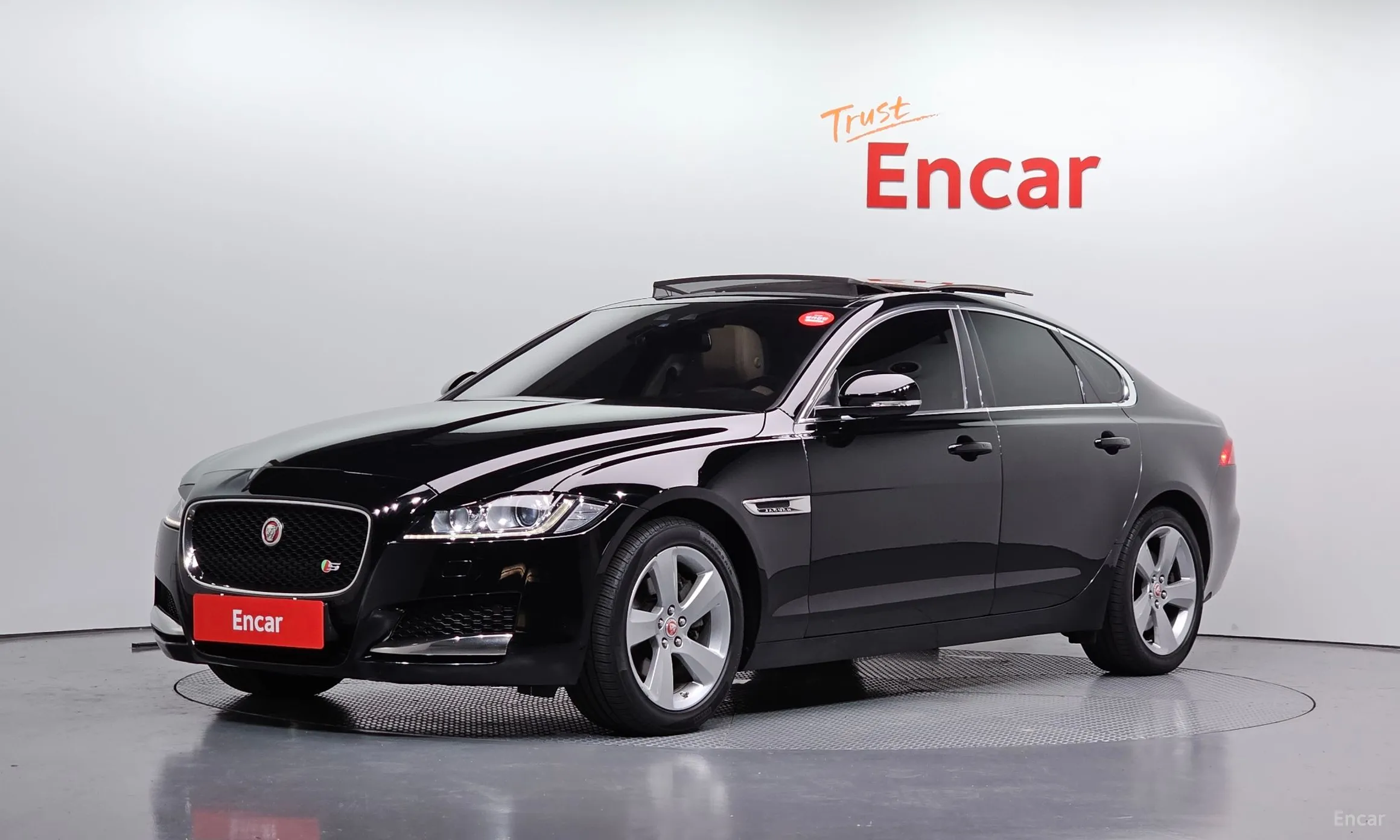 Jaguar XF (x260)