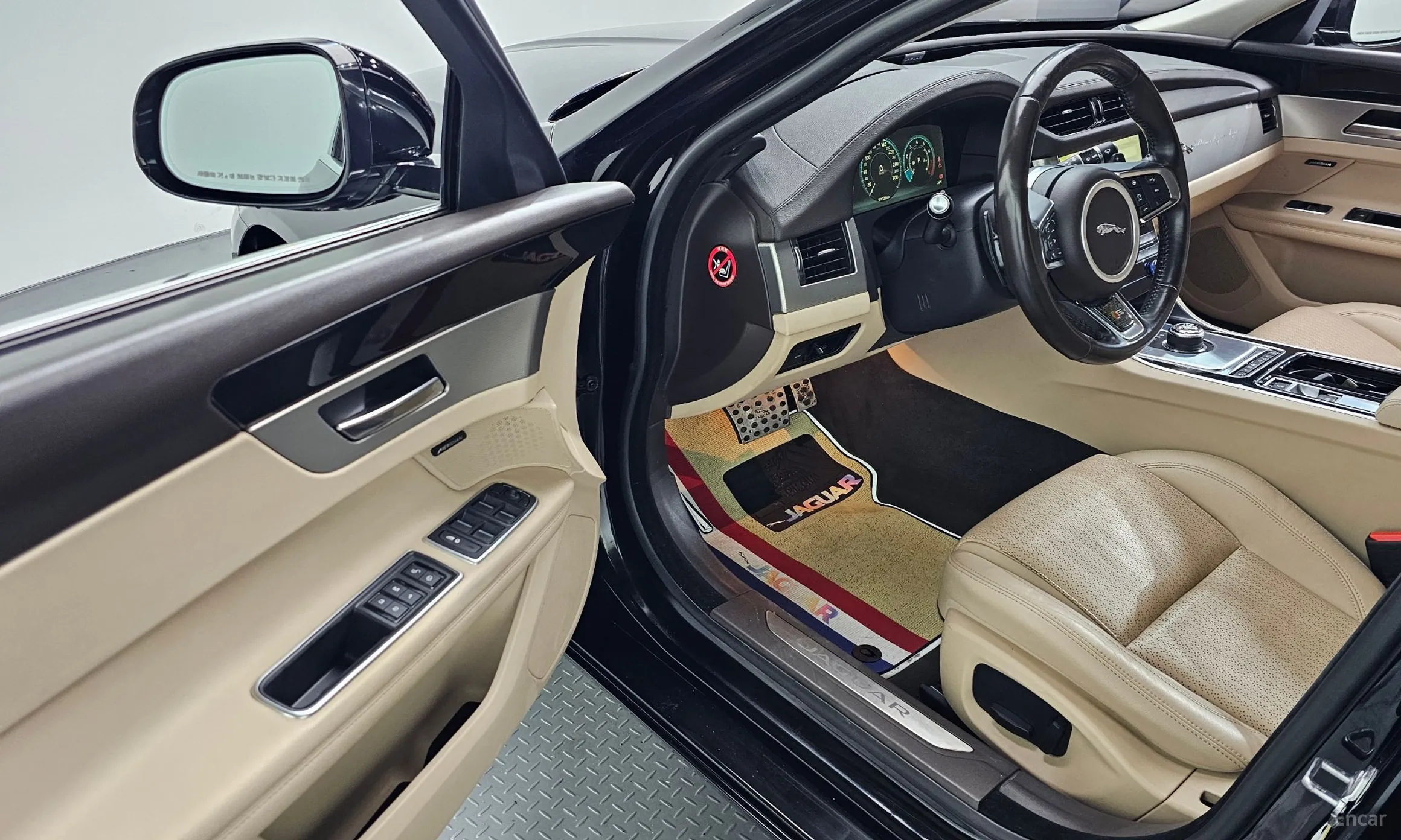 Jaguar XF (x260) превью 10