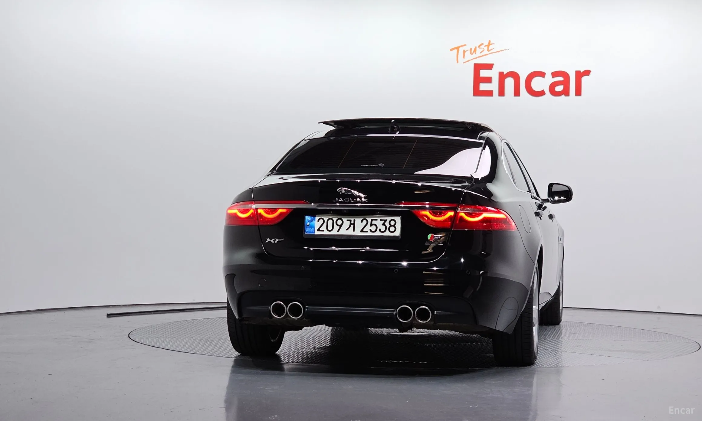 Jaguar XF (x260) превью 4