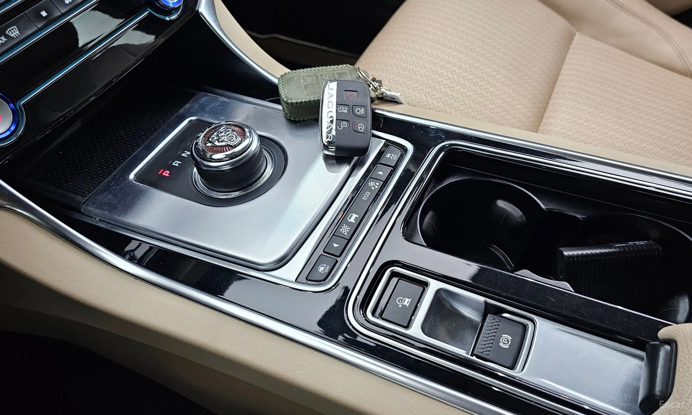 Jaguar XF (x260) превью 9