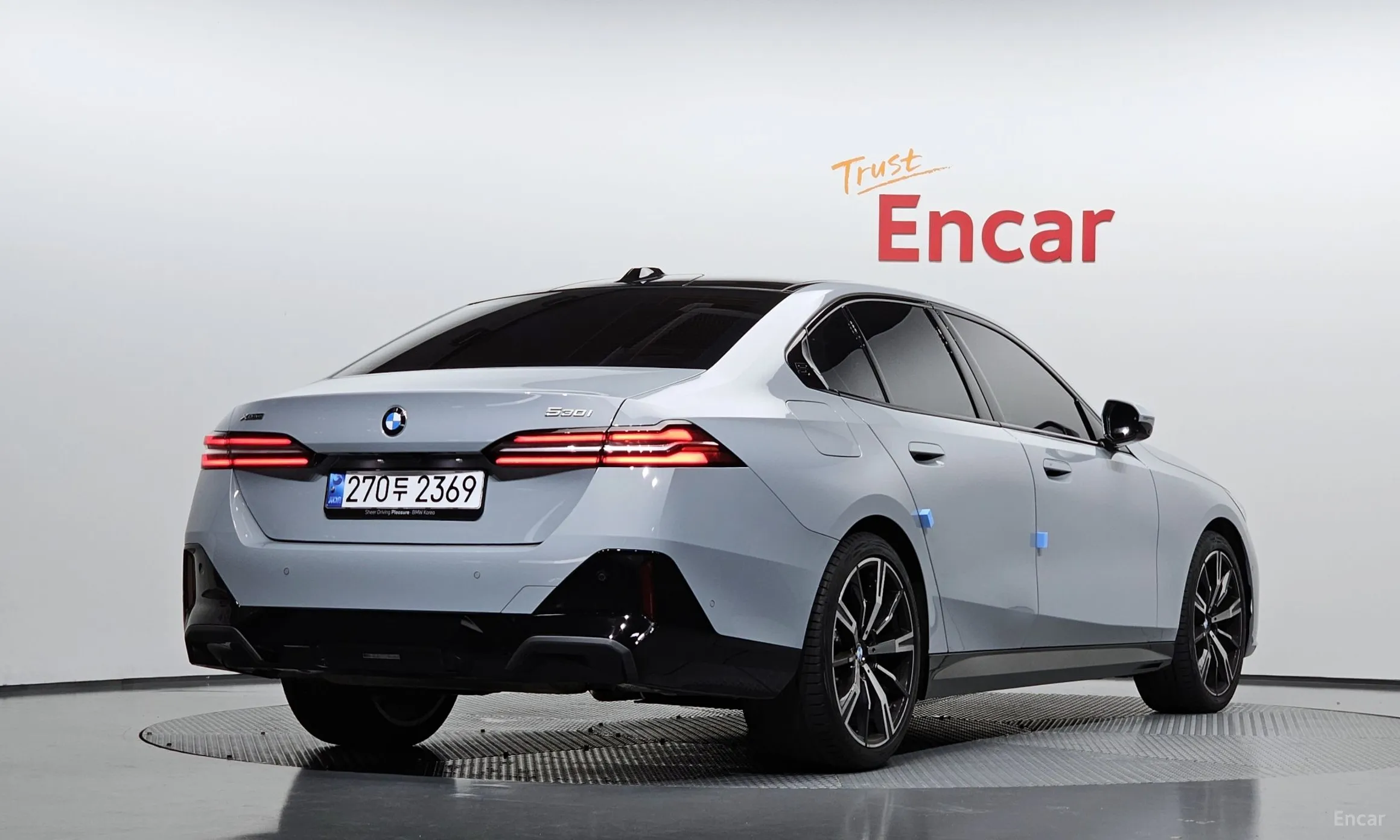 BMW 5 Series (G60)