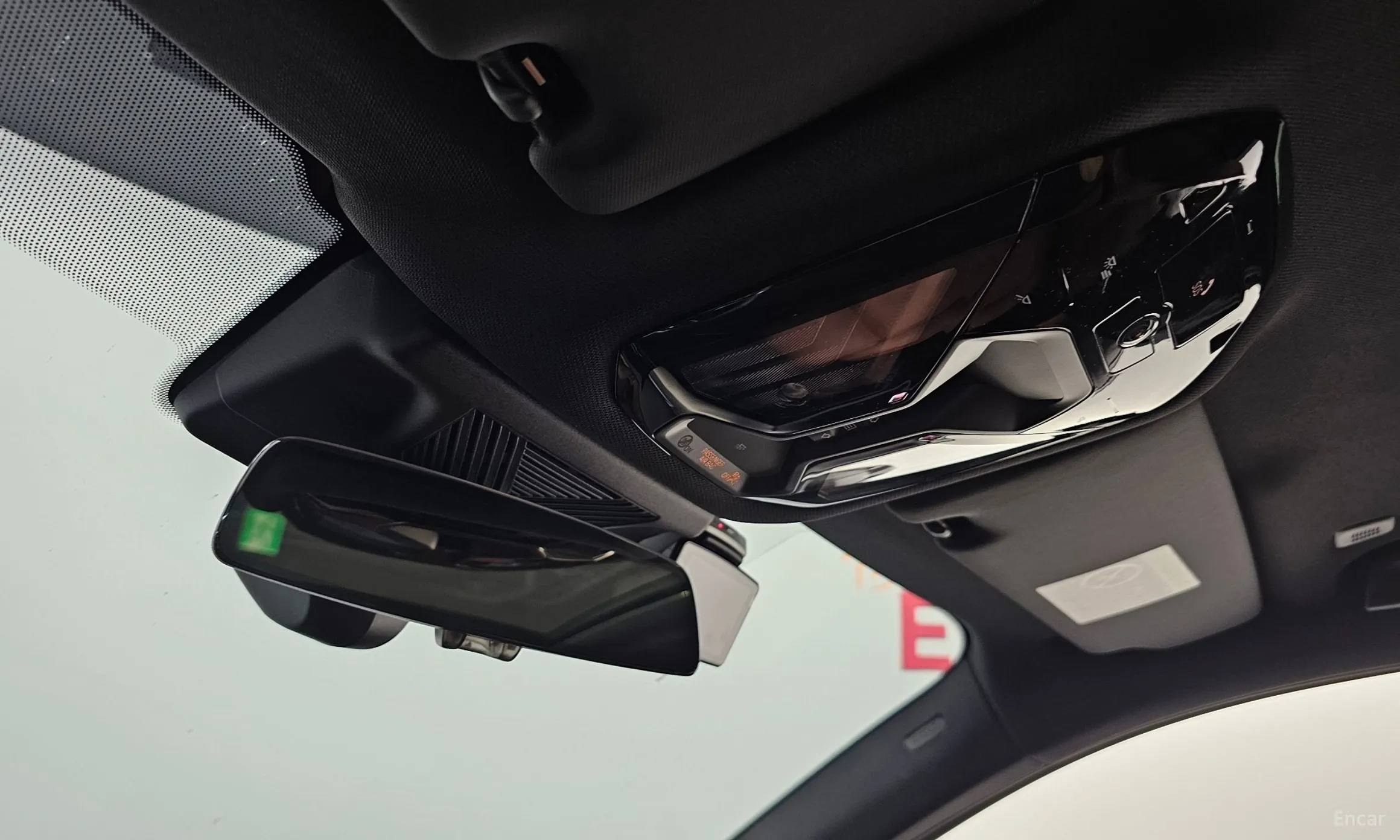 BMW 5 Series (G60) превью 17