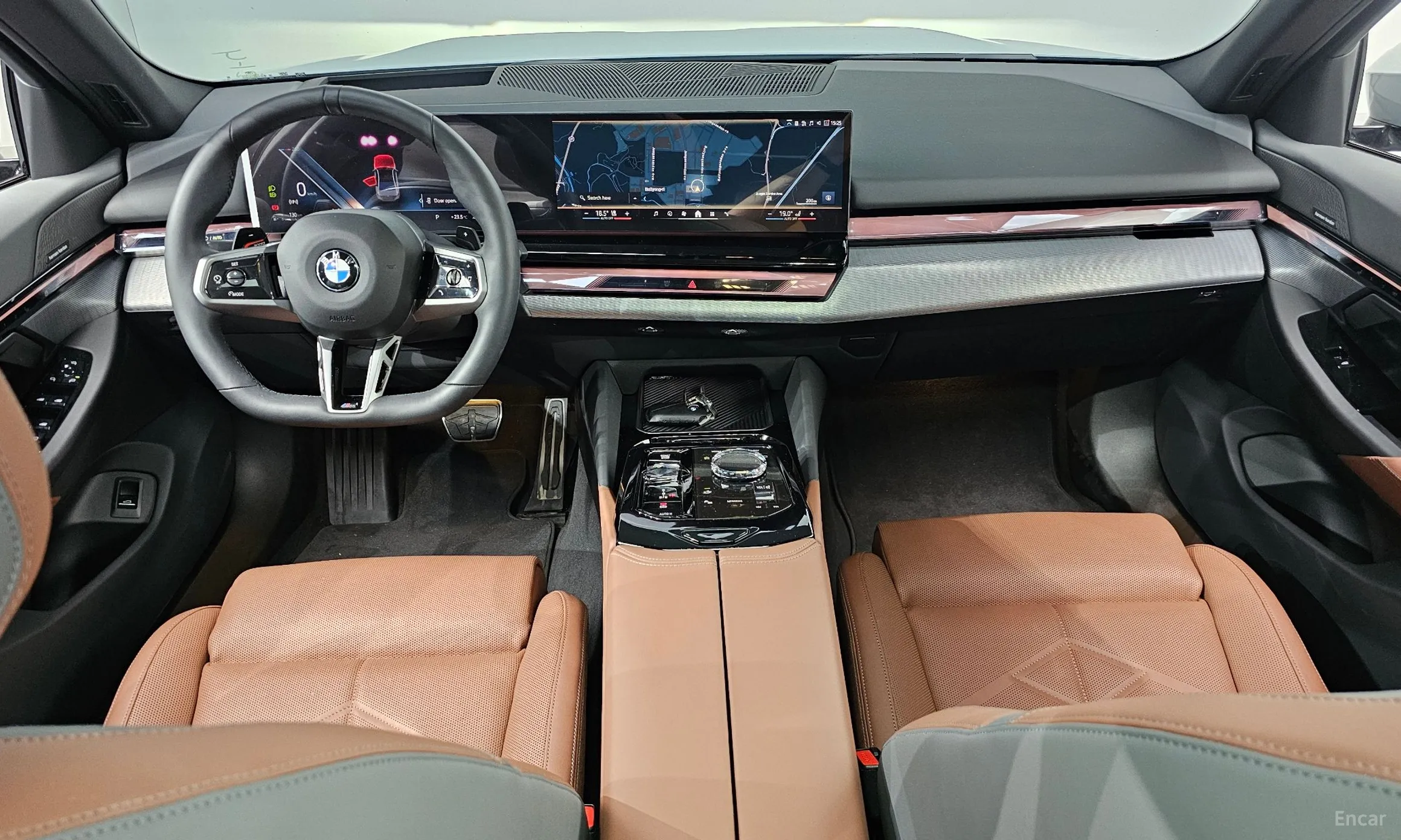BMW 5 Series (G60) превью 7