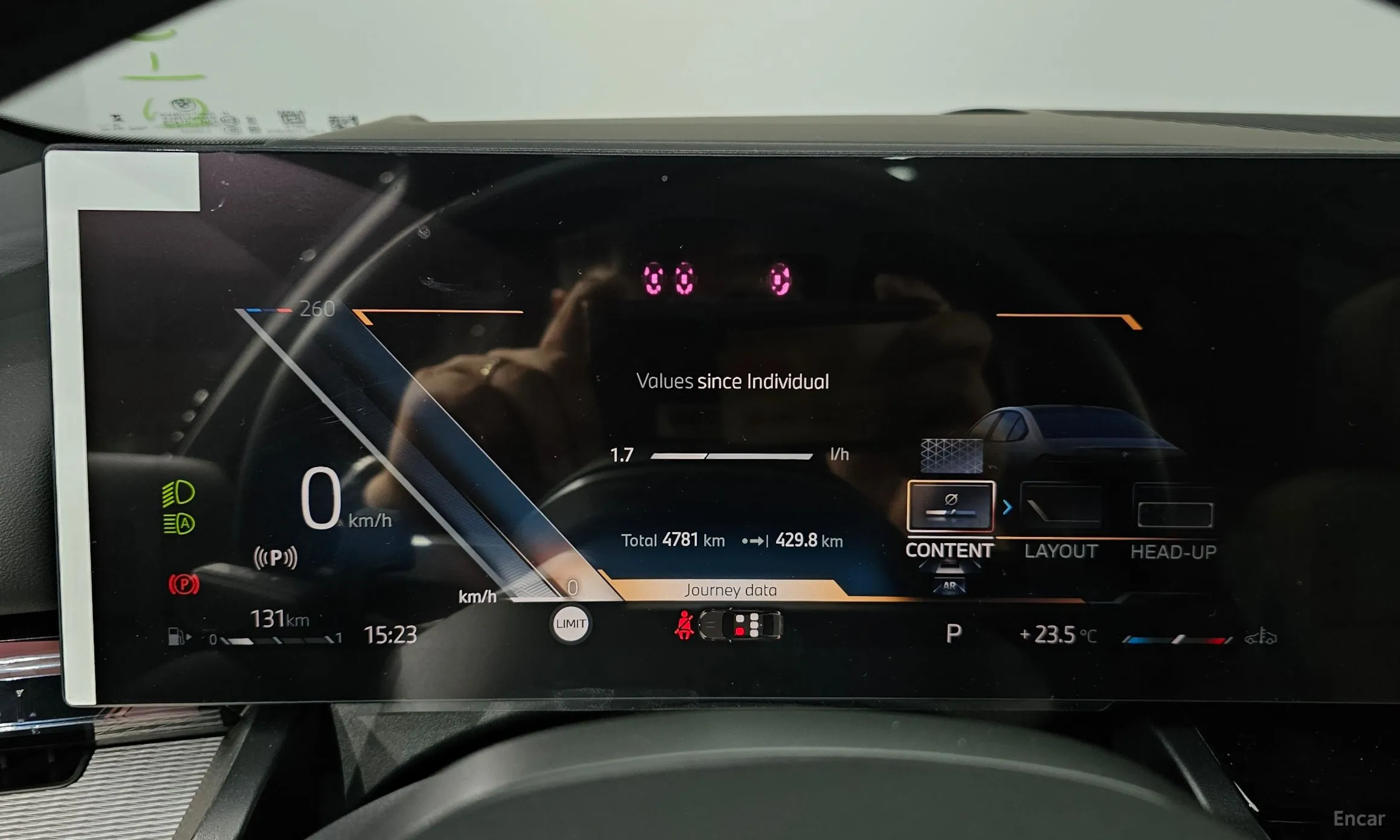 BMW 5 Series (G60) превью 8