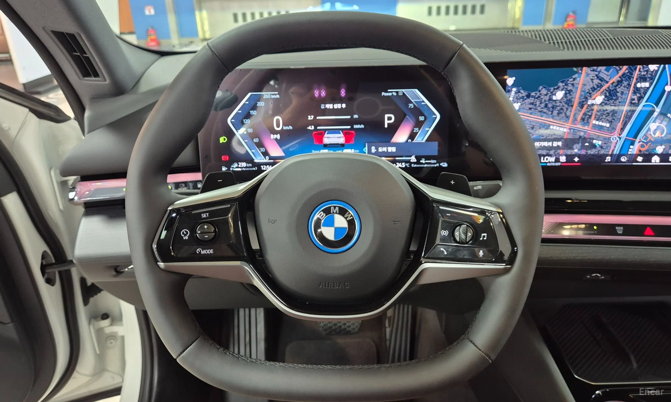 BMW 5 Series (G60) превью 14