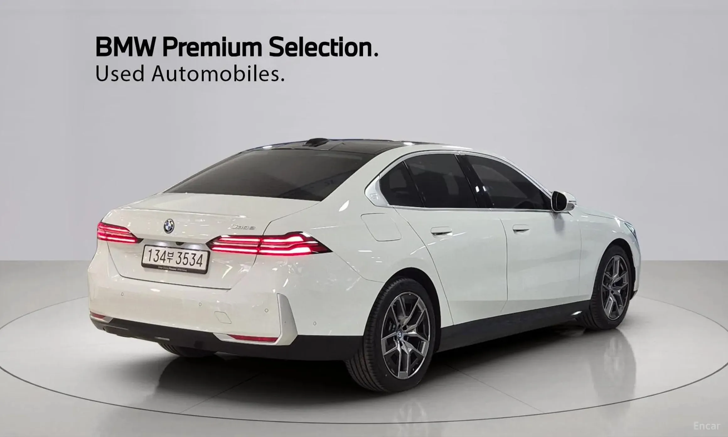 BMW 5 Series (G60) превью 2