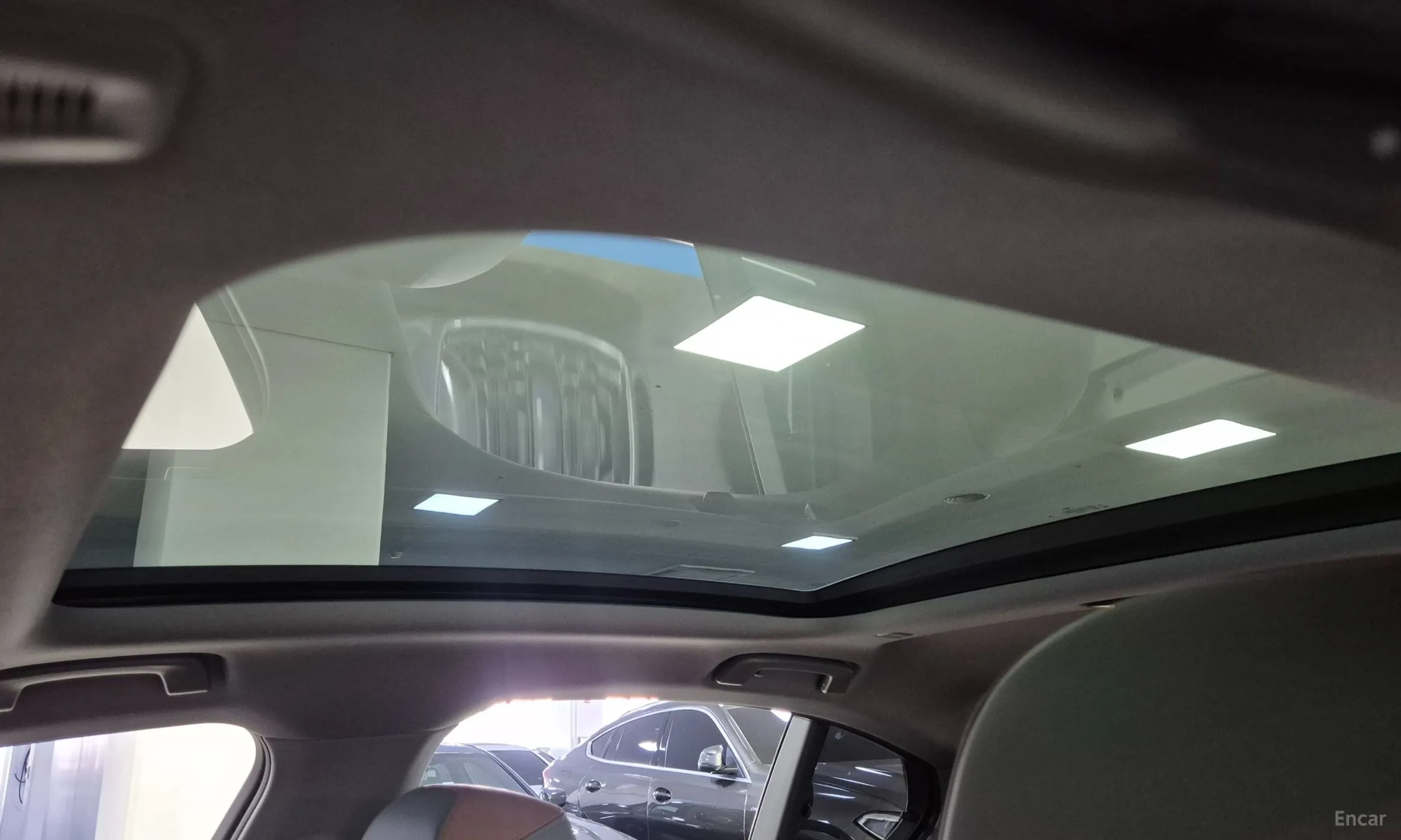 BMW 5 Series (G60) превью 19