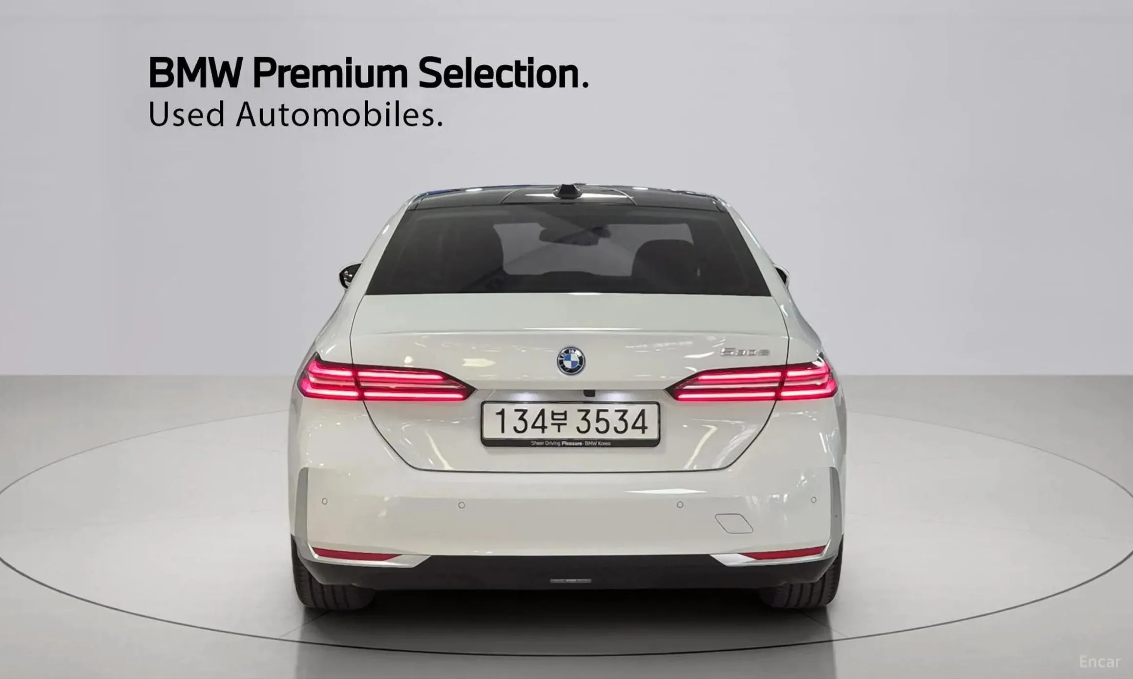 BMW 5 Series (G60) превью 4