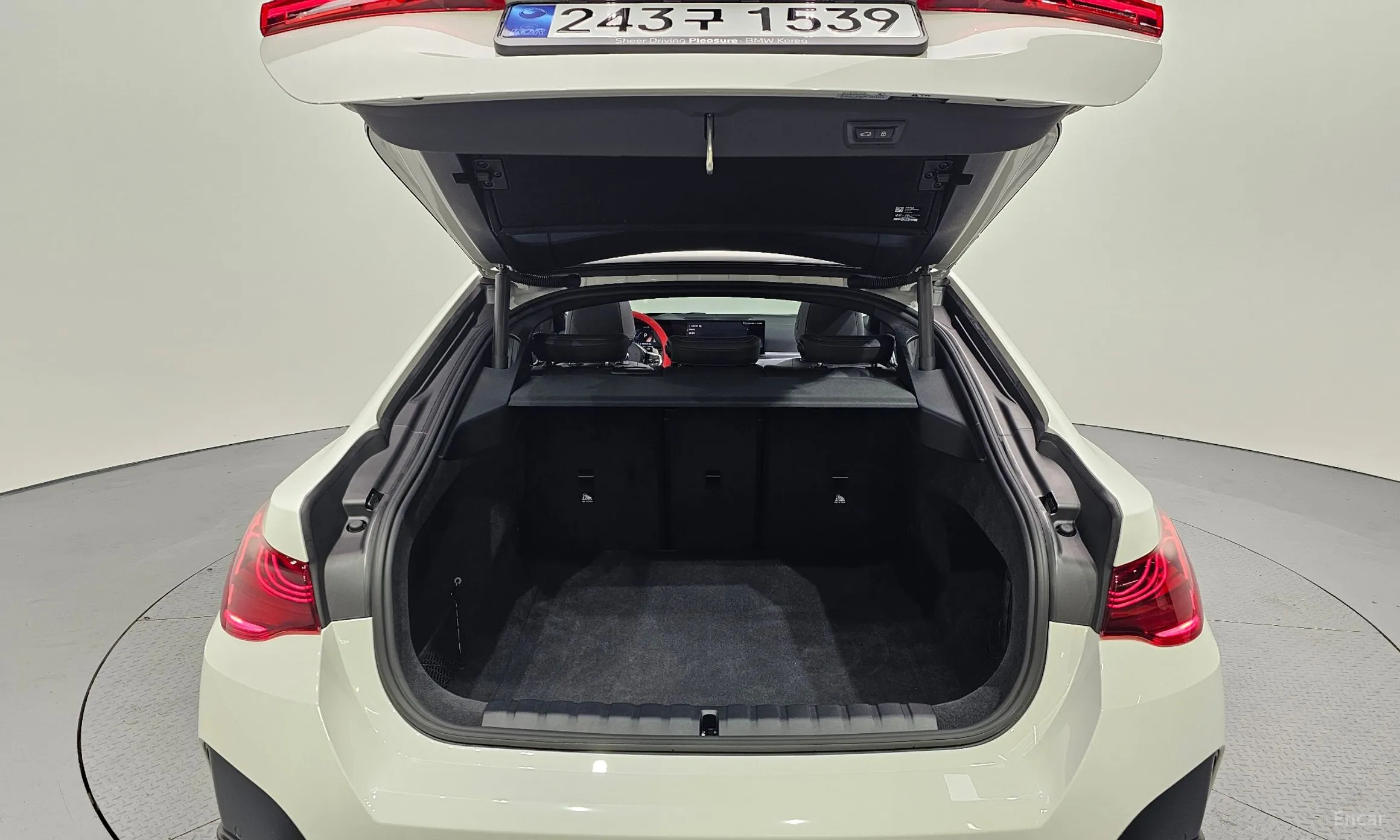 BMW Series 4 (G22) превью 20