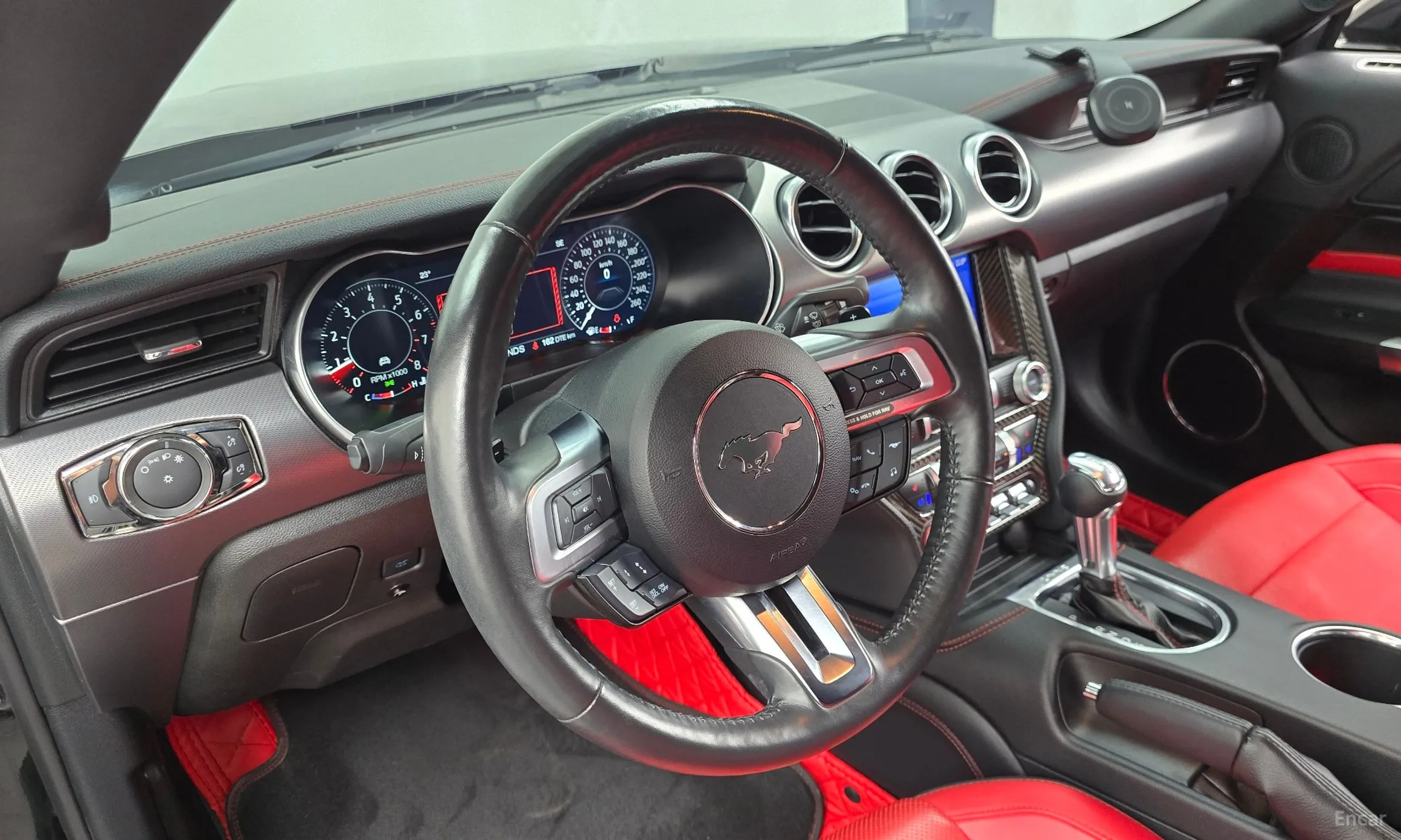 Ford Mustang превью 12