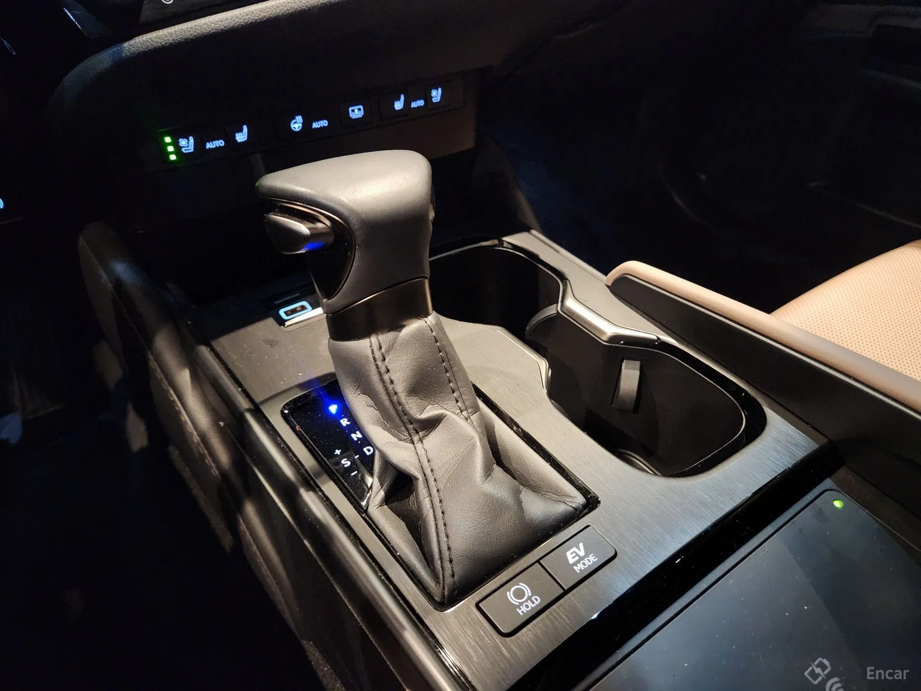 Lexus ES300h 7th Generation превью 6