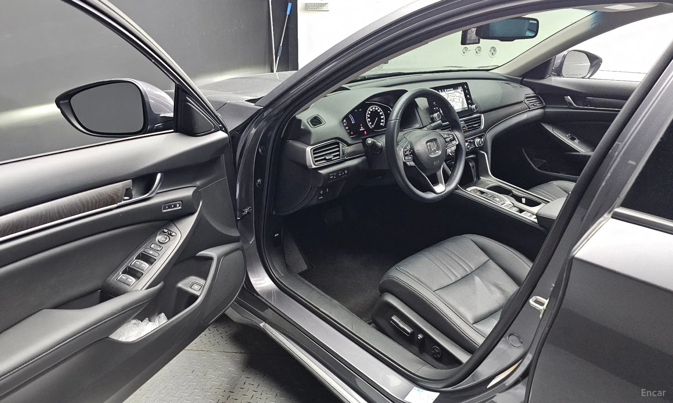 Honda Accord 10th Generation превью 10
