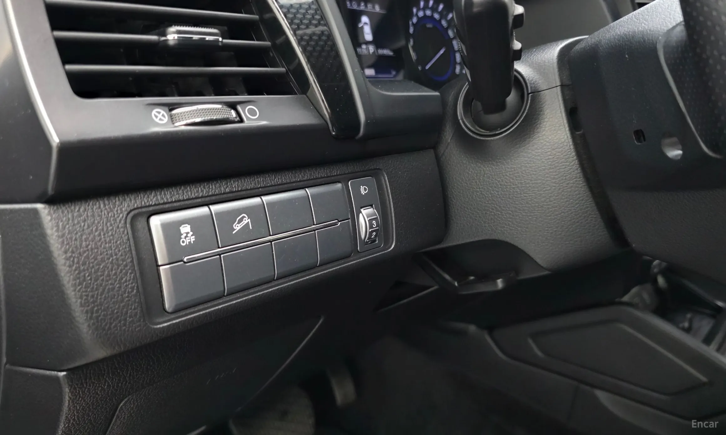 KG Mobility (SsangYong) Rexton Sports превью 18