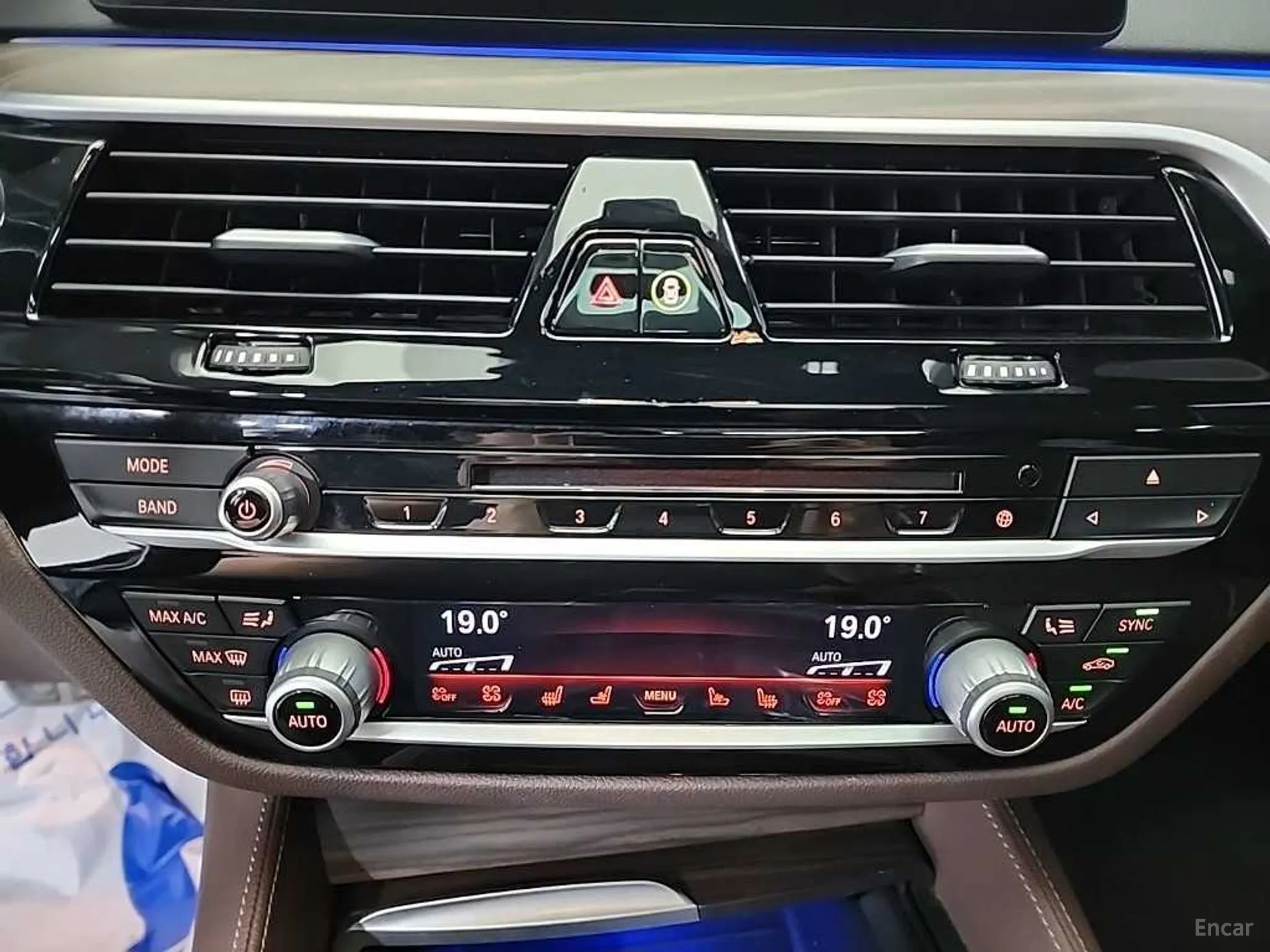 BMW 5 Series (G30) превью 10