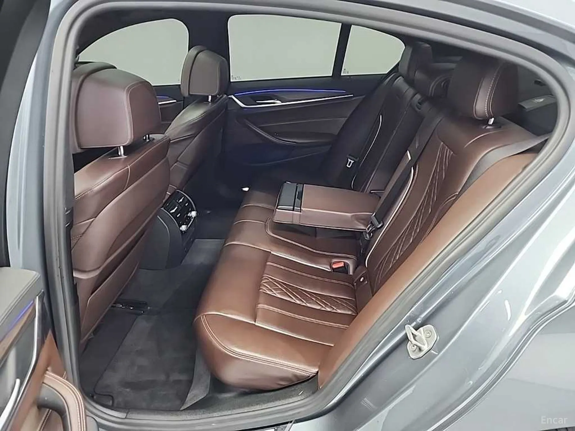 BMW 5 Series (G30) превью 12
