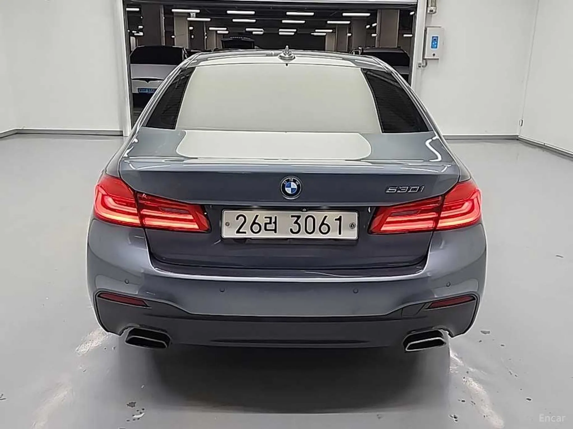 BMW 5 Series (G30) превью 3