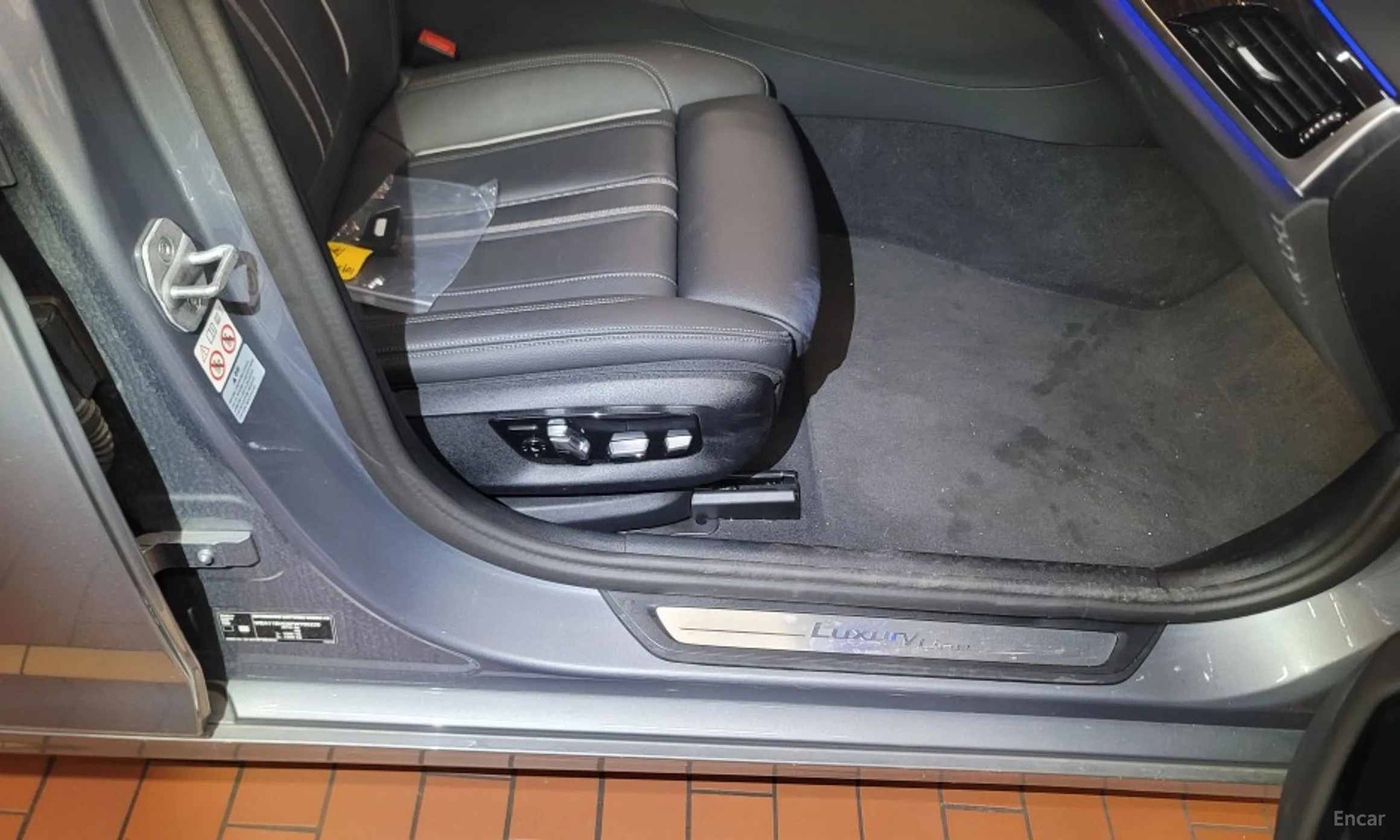 BMW 5 Series (G30) превью 10