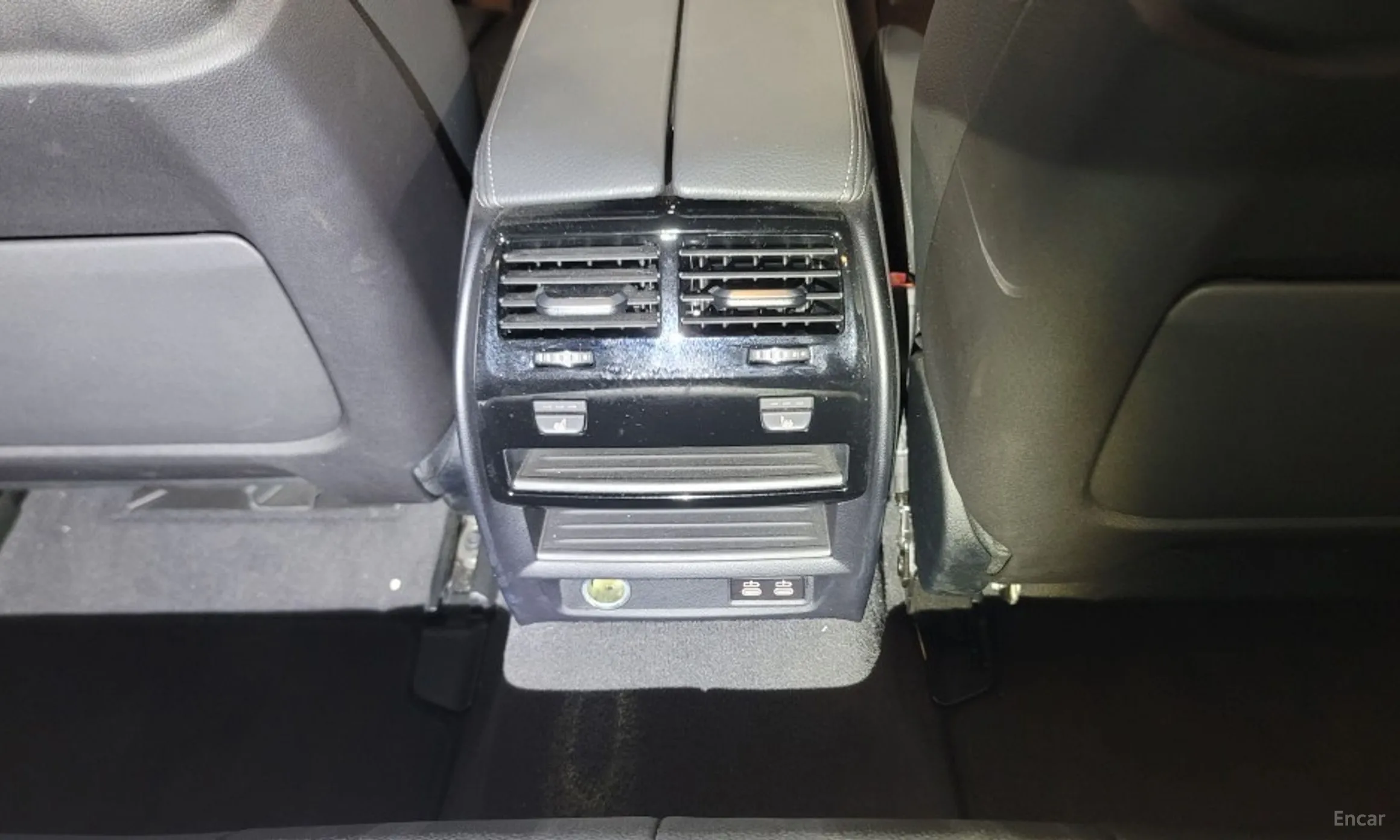 BMW 5 Series (G30) превью 12