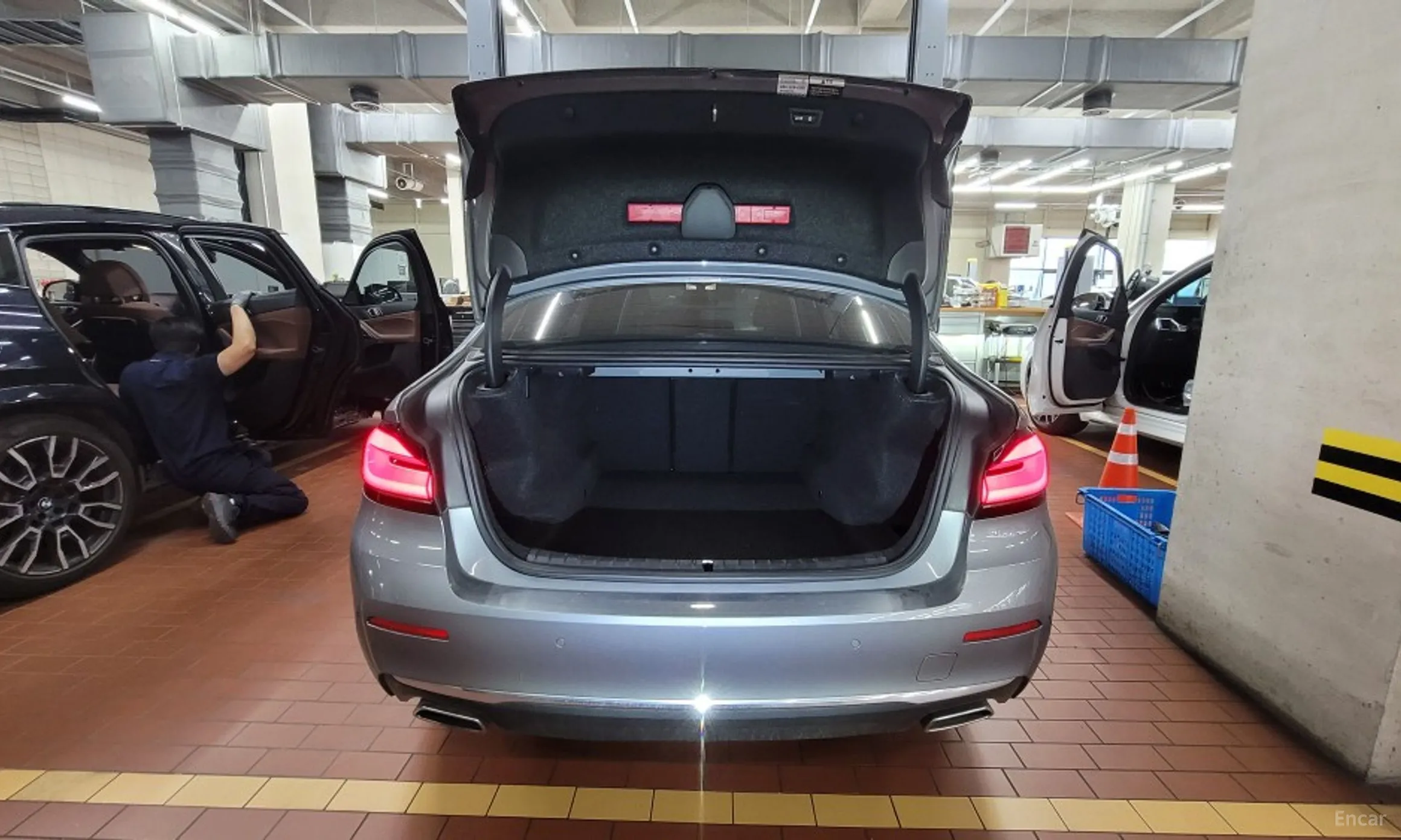 BMW 5 Series (G30) превью 14