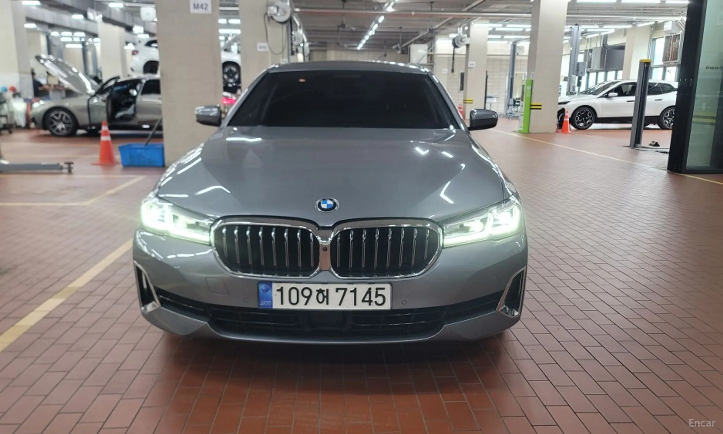 BMW 5 Series (G30) превью 3