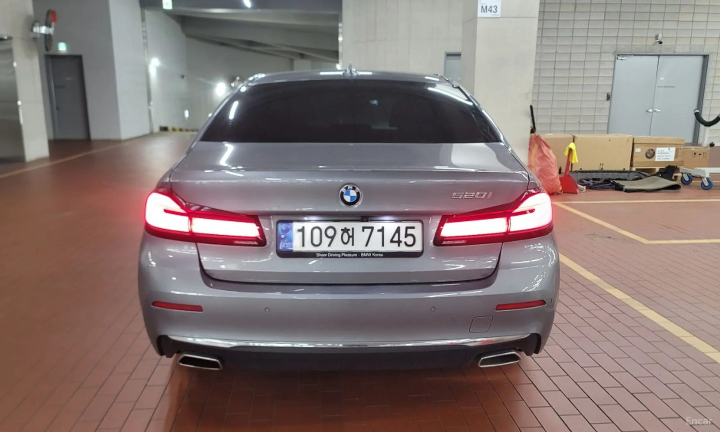 BMW 5 Series (G30) превью 4