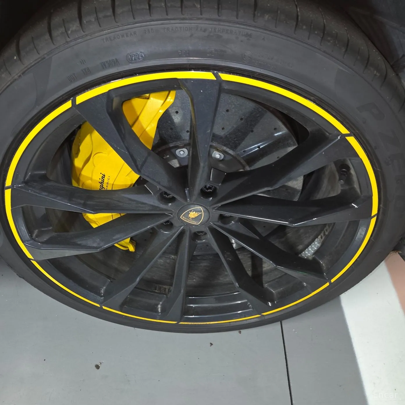 Lamborghini Urus превью 4
