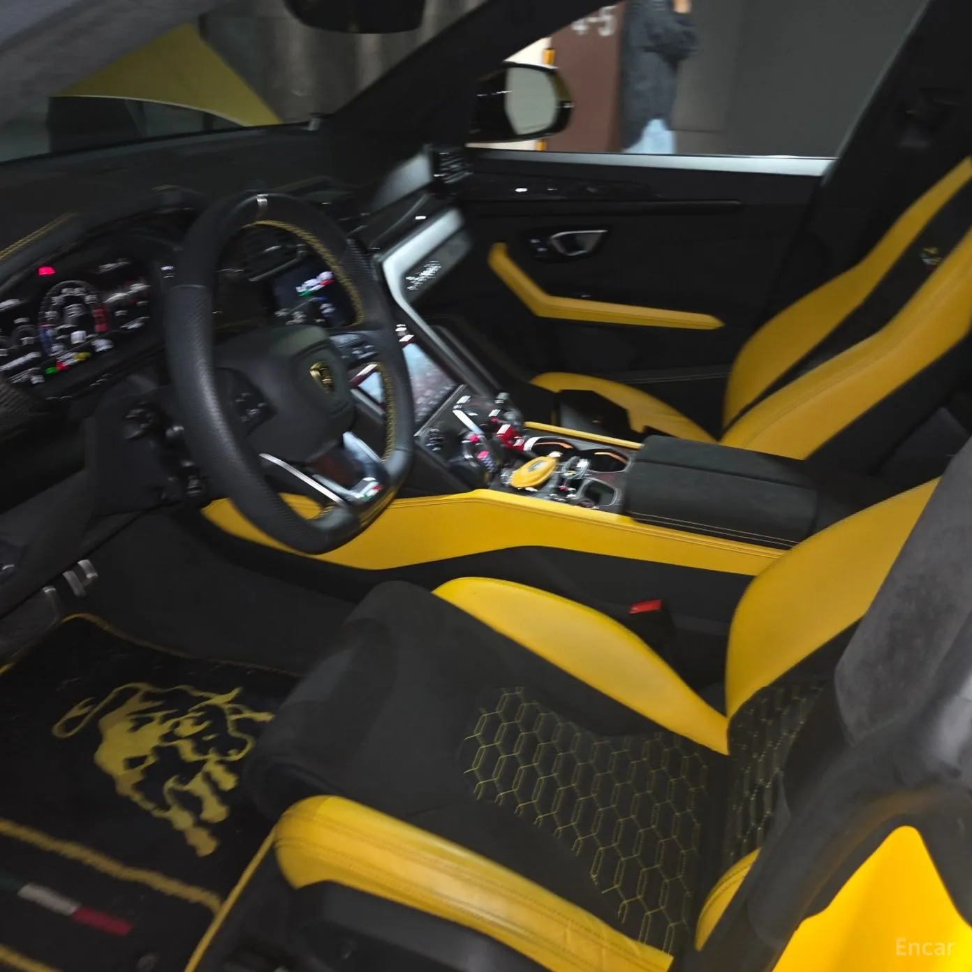 Lamborghini Urus превью 6