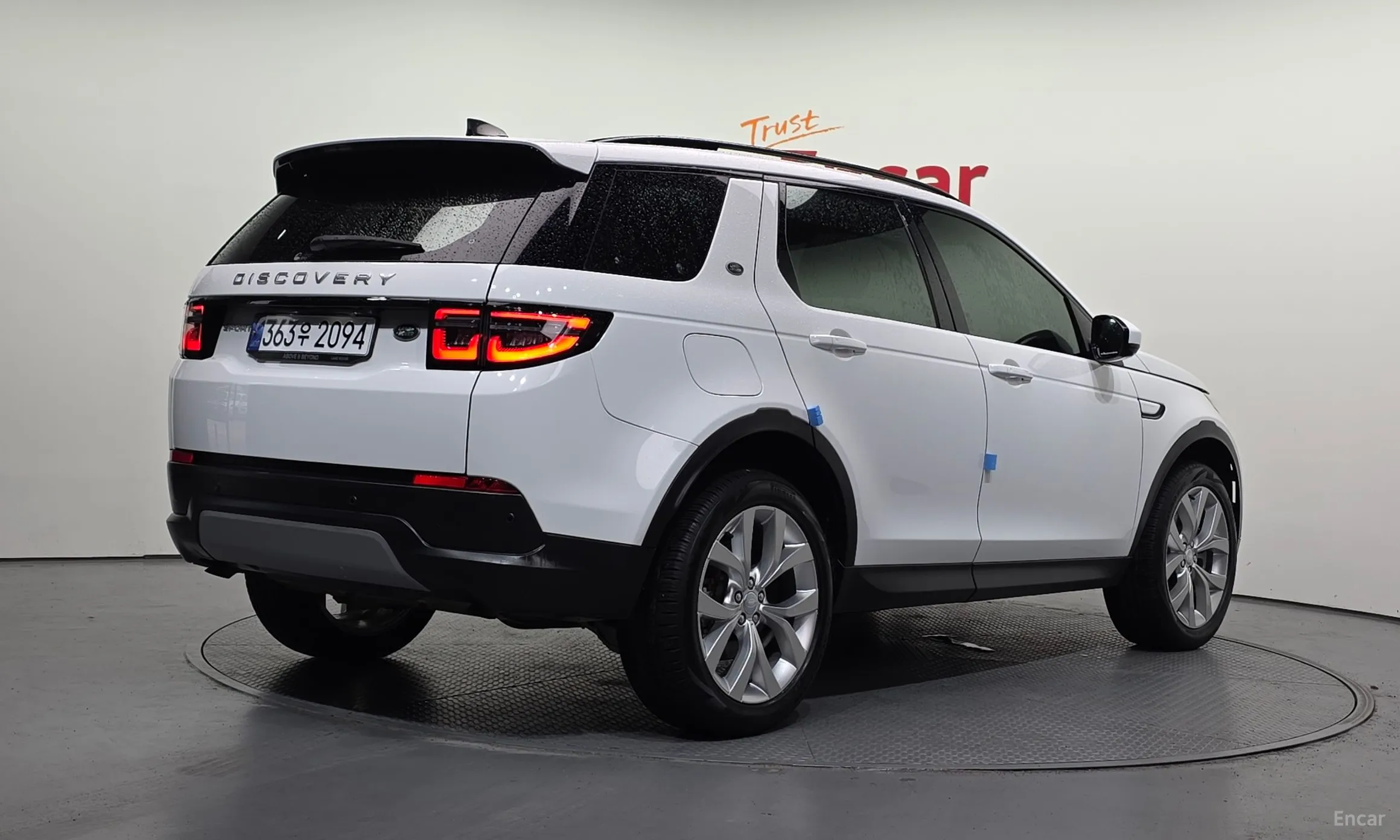Land Rover Discovery Sports превью 2